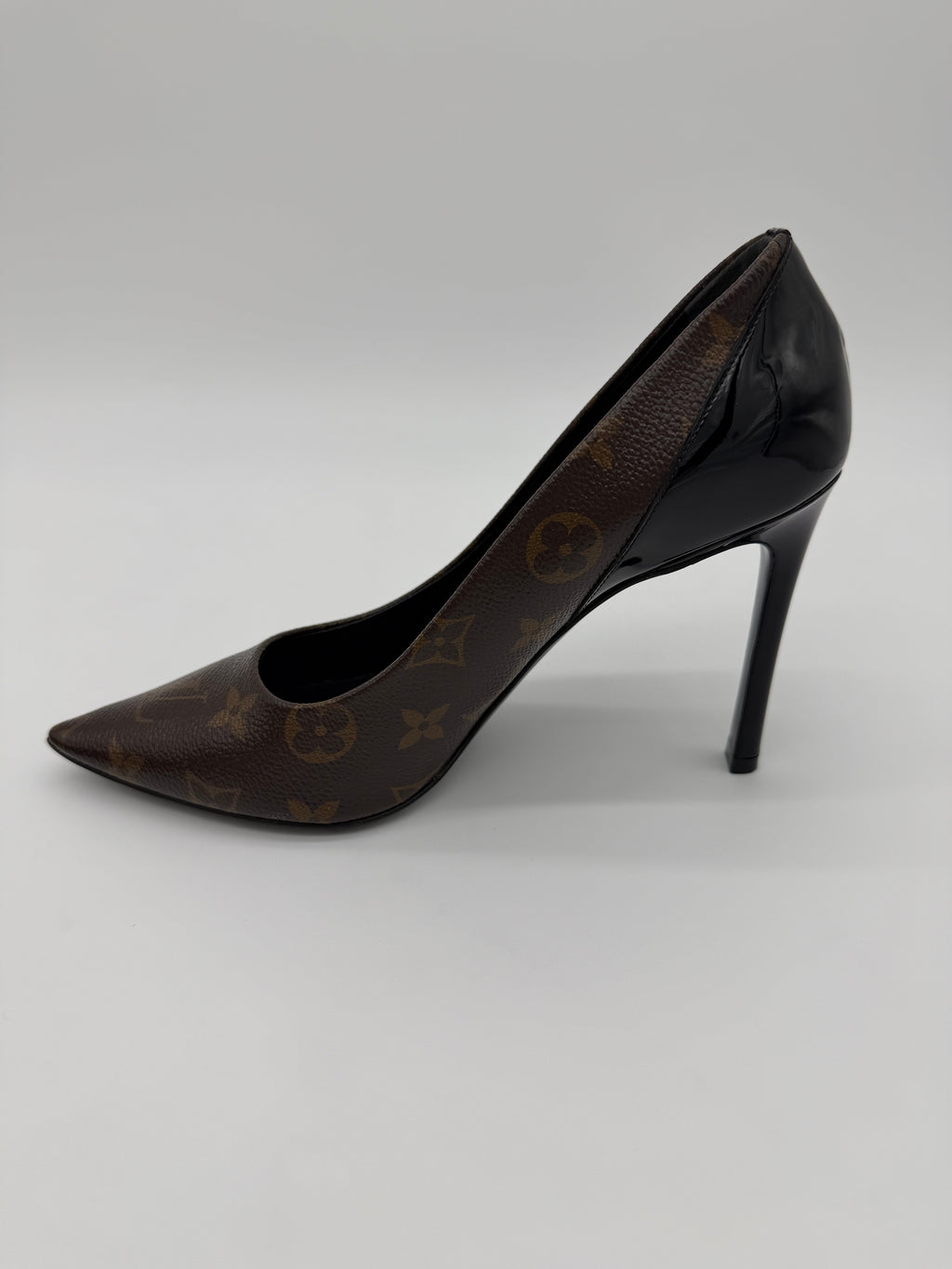 Louis Vuitton Monogram Cherie Pumps Size 38.5