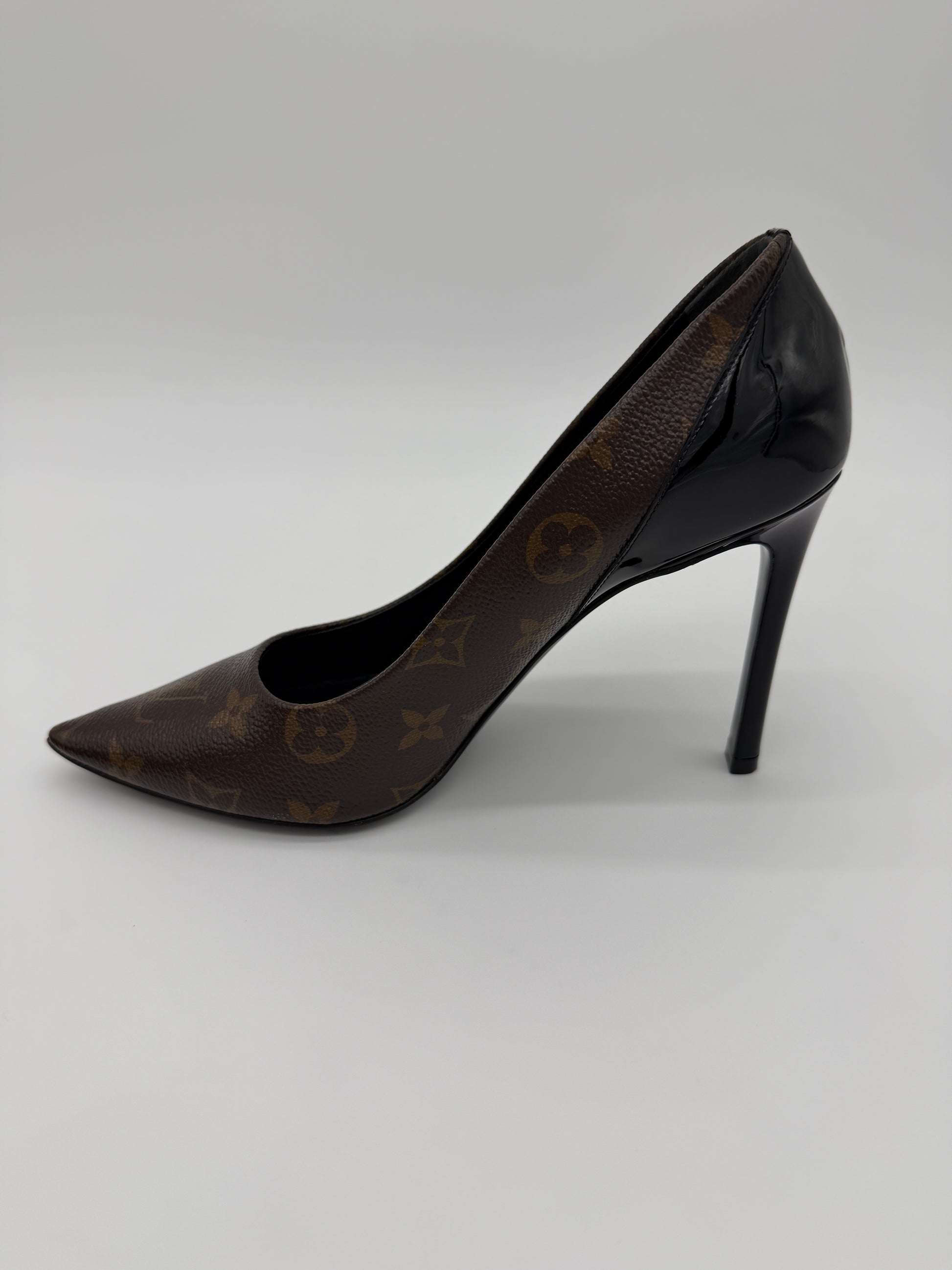 Louis Vuitton Monogram Cherie Pumps Size 38.5