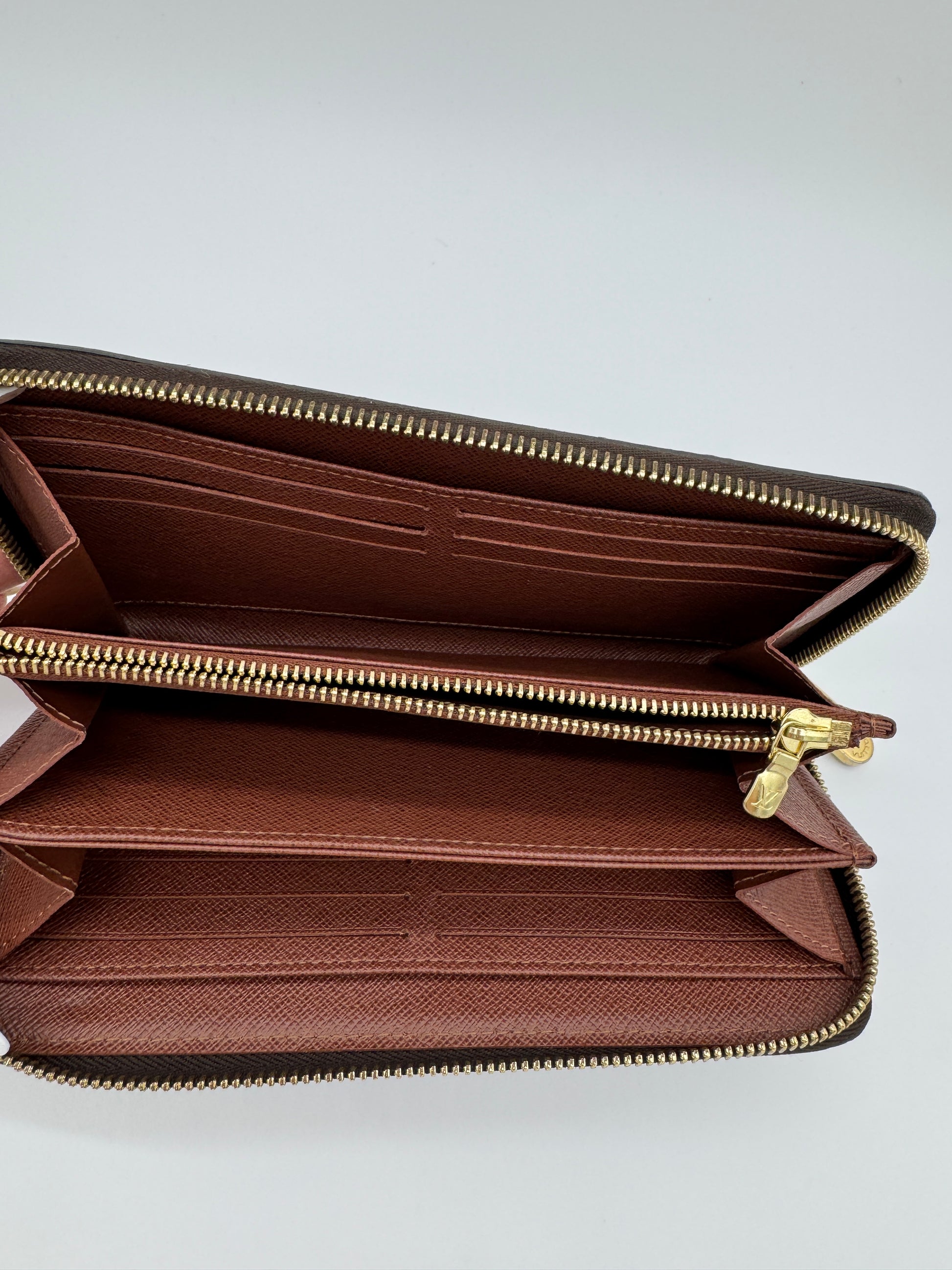 Louis Vuitton Monogram Zippy Wallet