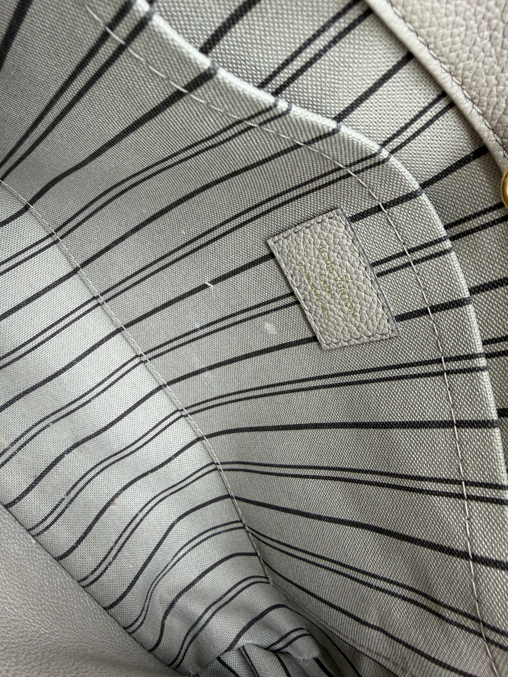 Louis Vuitton Montaigne MM Empreinte