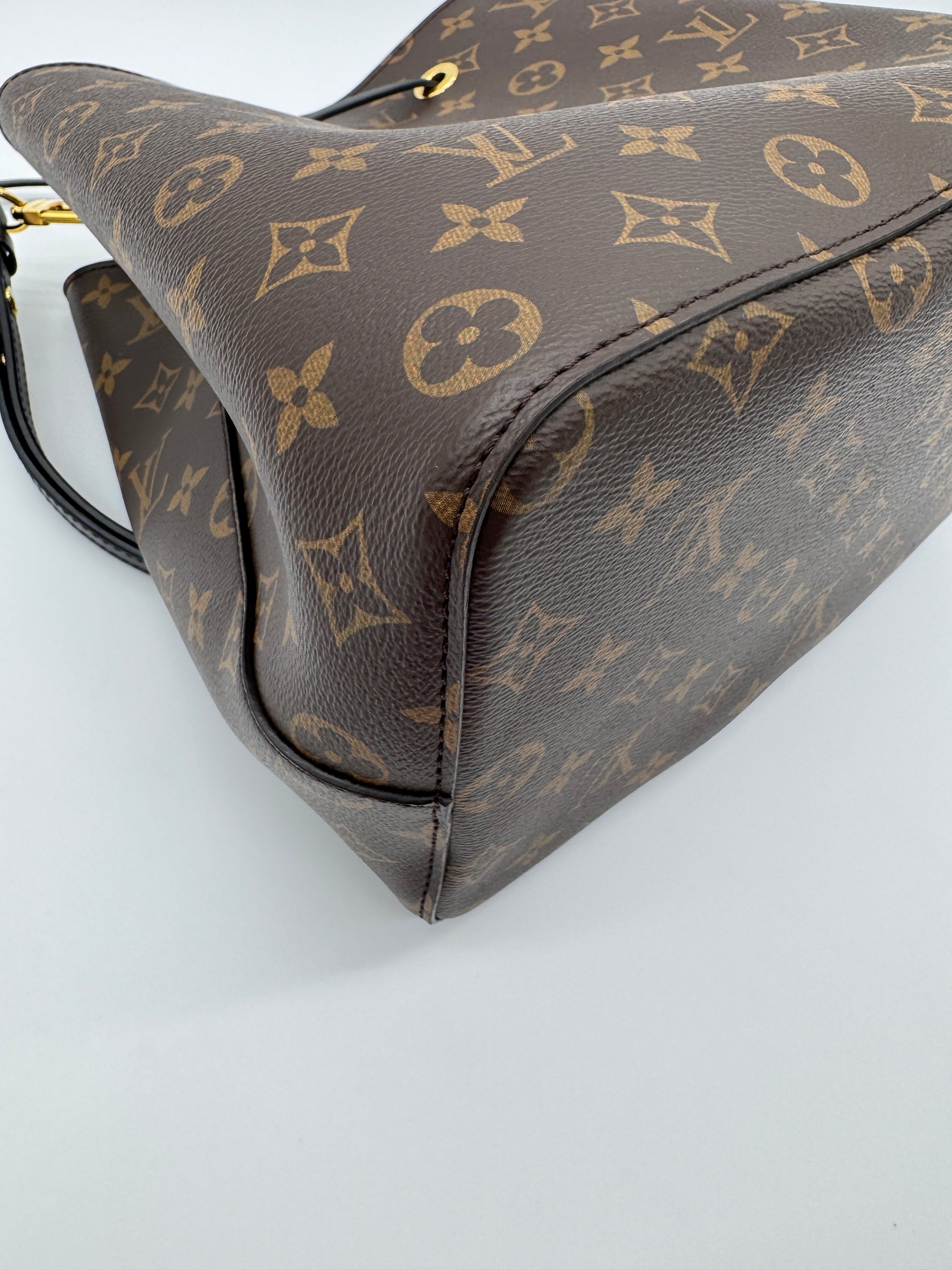 Louis Vuitton NeoNoe MM