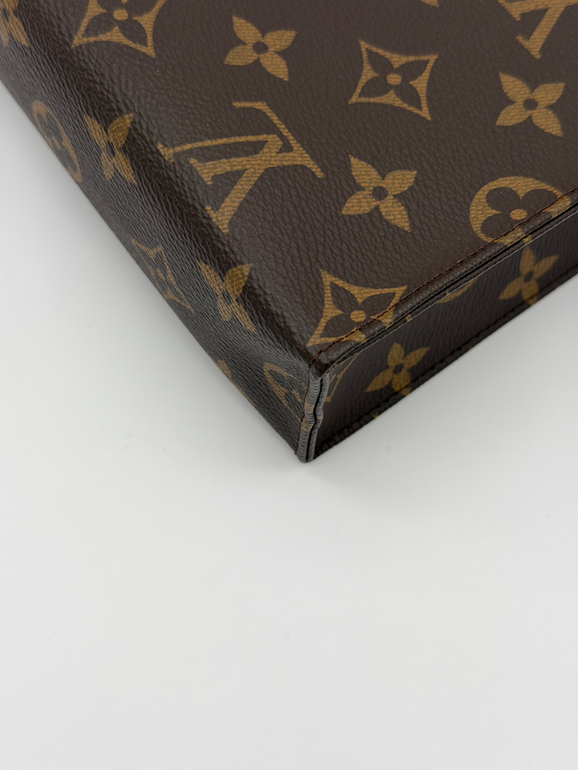 Louis Vuitton Monogram Toiletry 26
