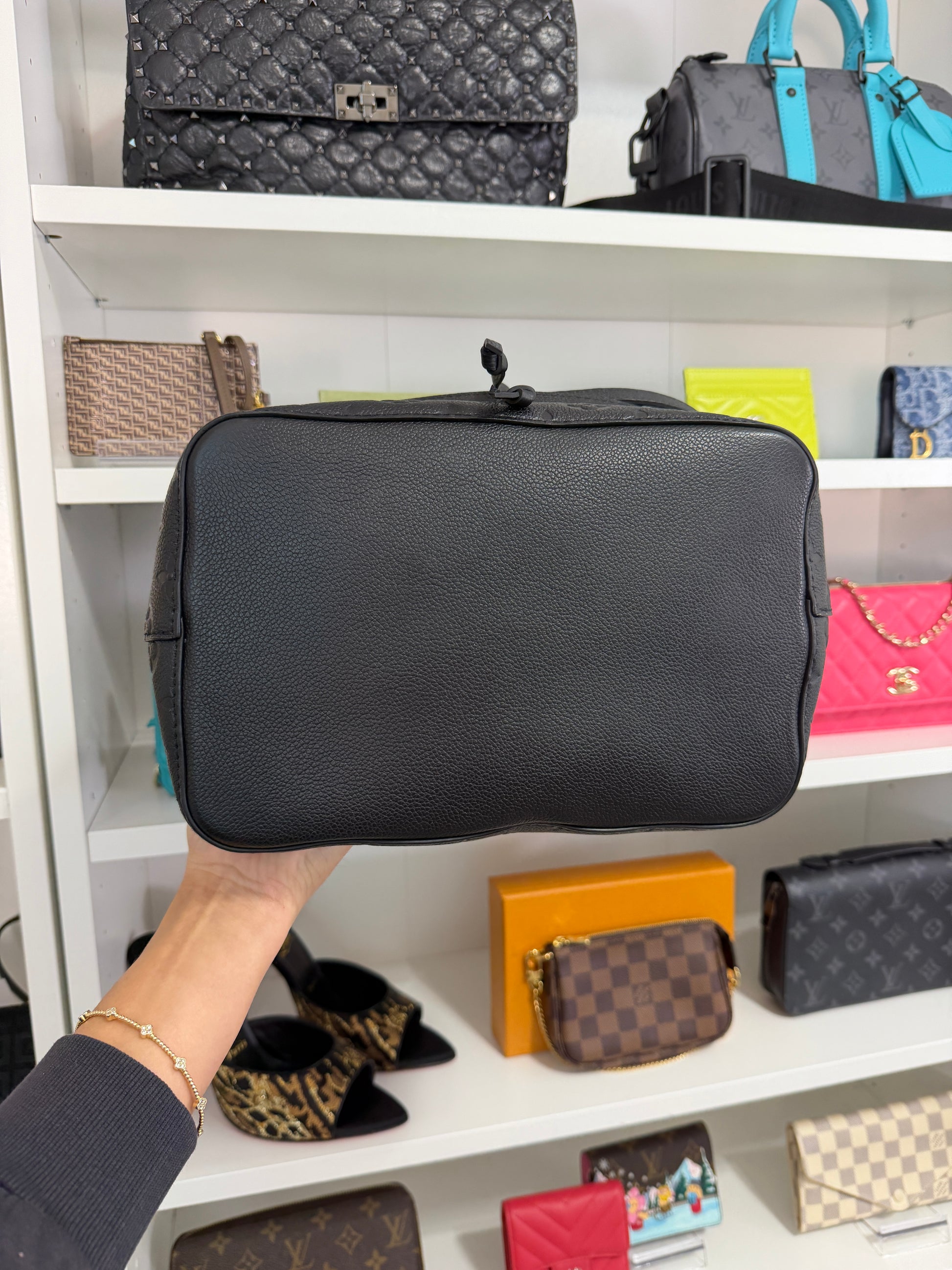 Louis Vuitton Neonoe MM Black Empreinte