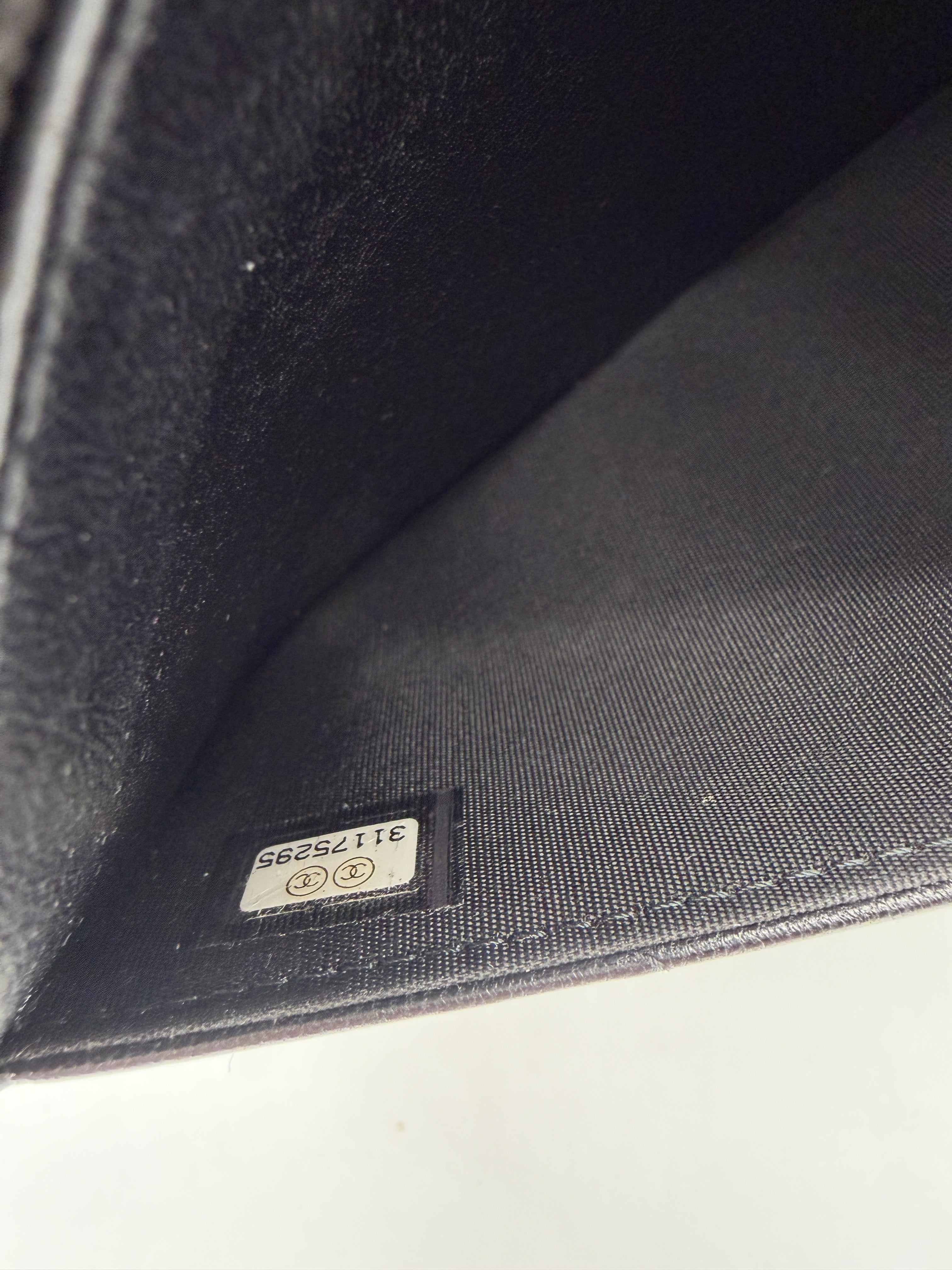 Chanel 19 Wallet on Chain