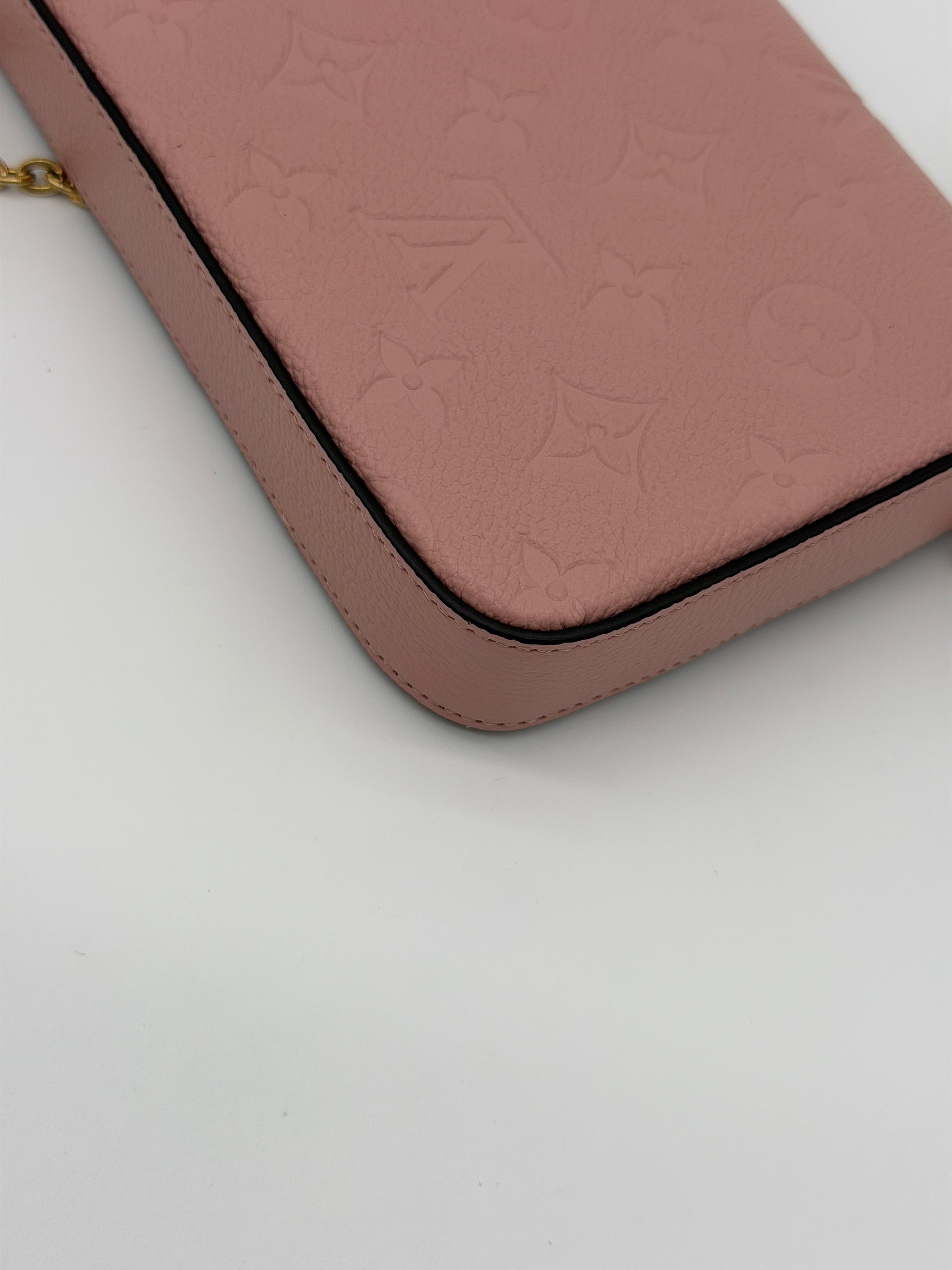 Louis Vuitton Pochette Felicie Empreinte Rose Poudre Pink