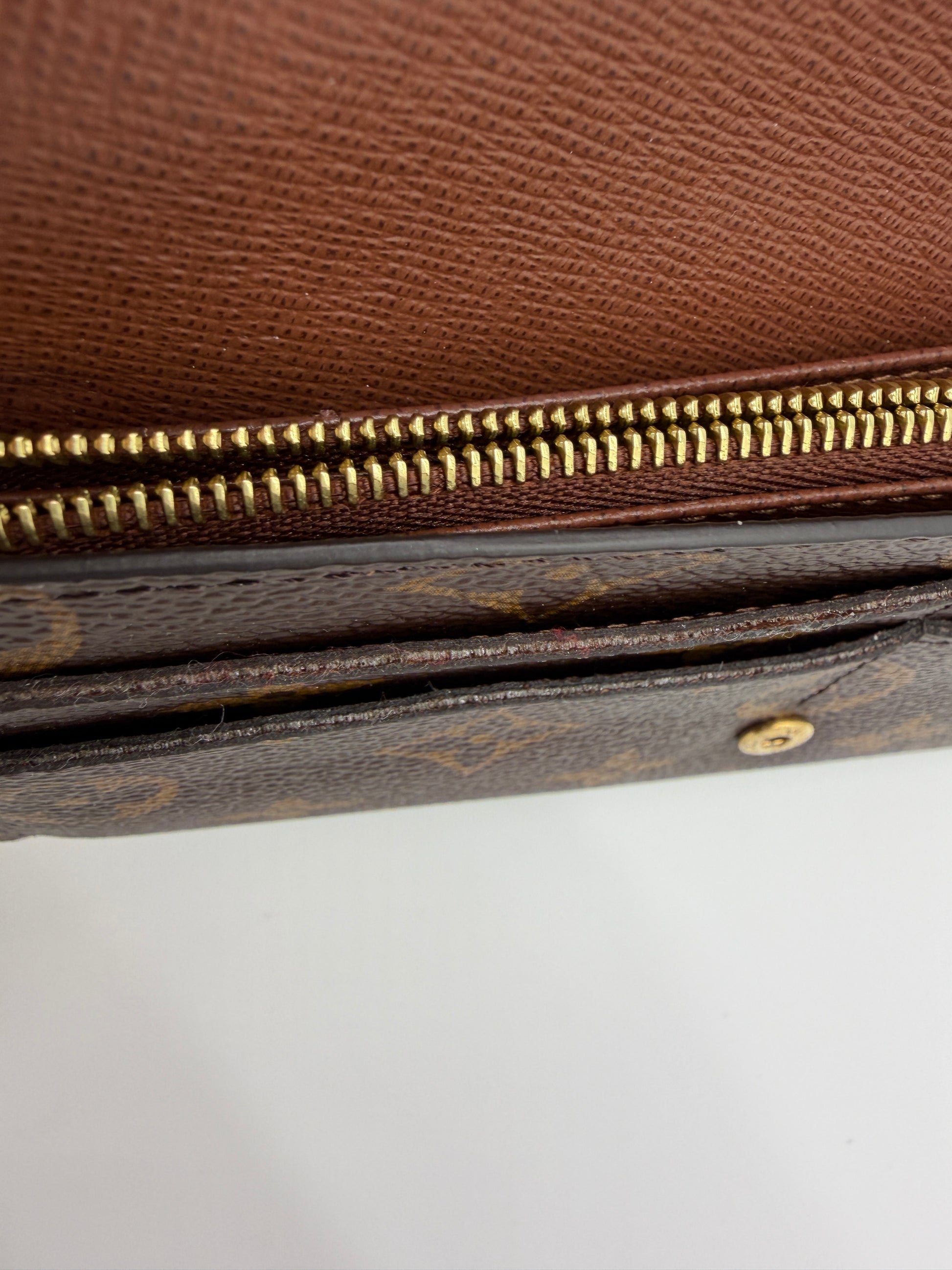 Louis Vuitton Monogram Sarah Wallet