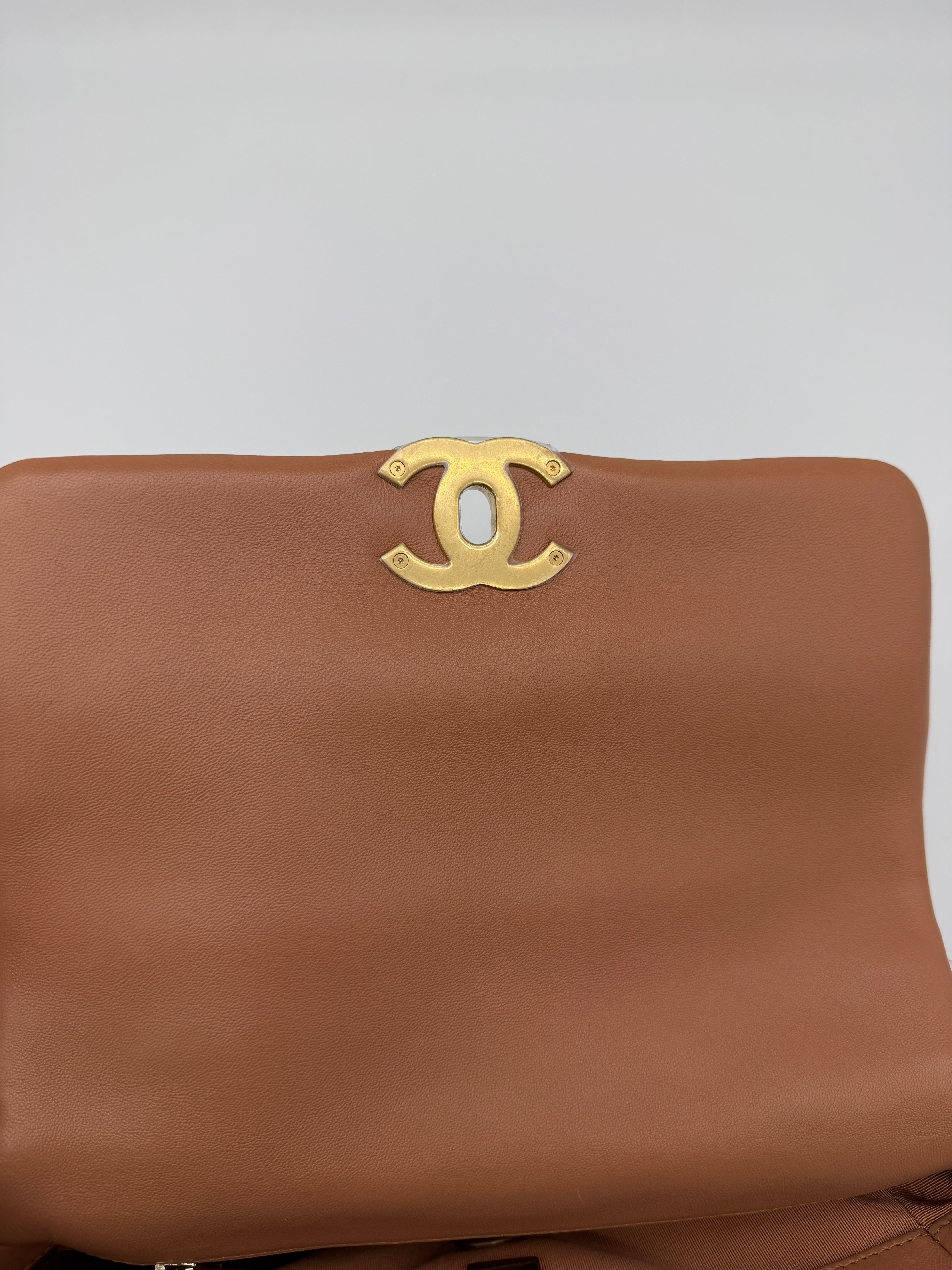 Chanel 19 Caramel Small