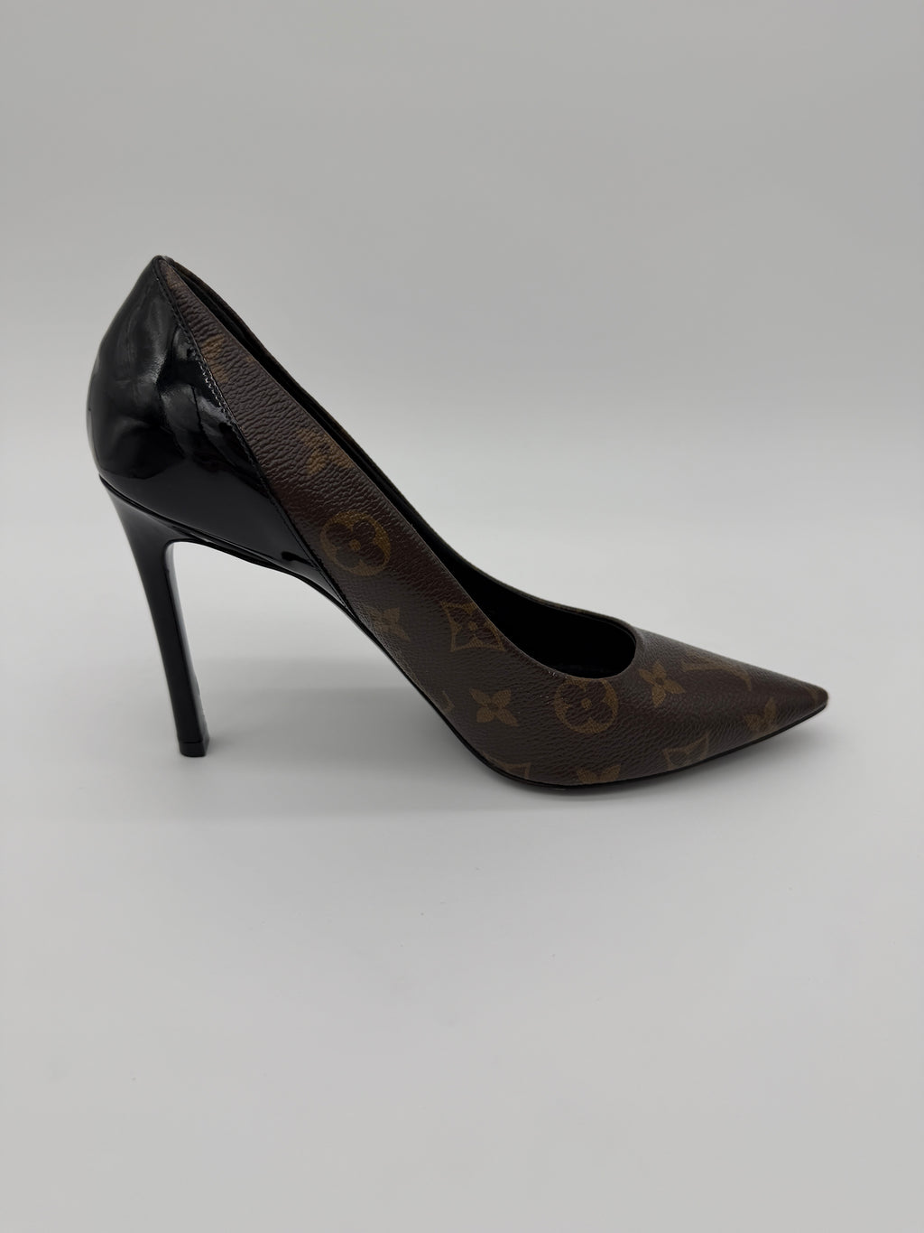 Louis Vuitton Monogram Cherie Pumps Size 38.5