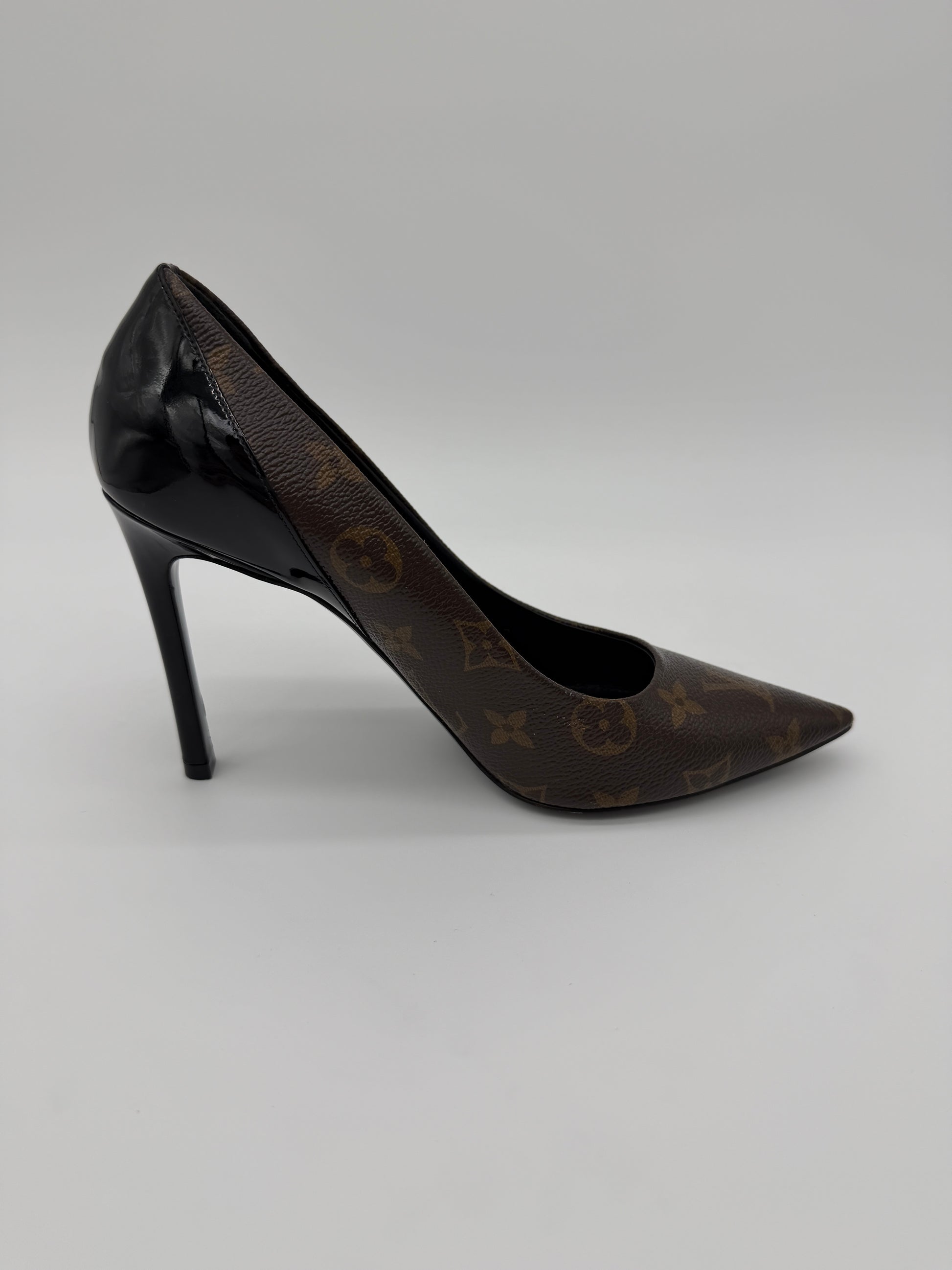 Louis Vuitton Monogram Cherie Pumps Size 38.5