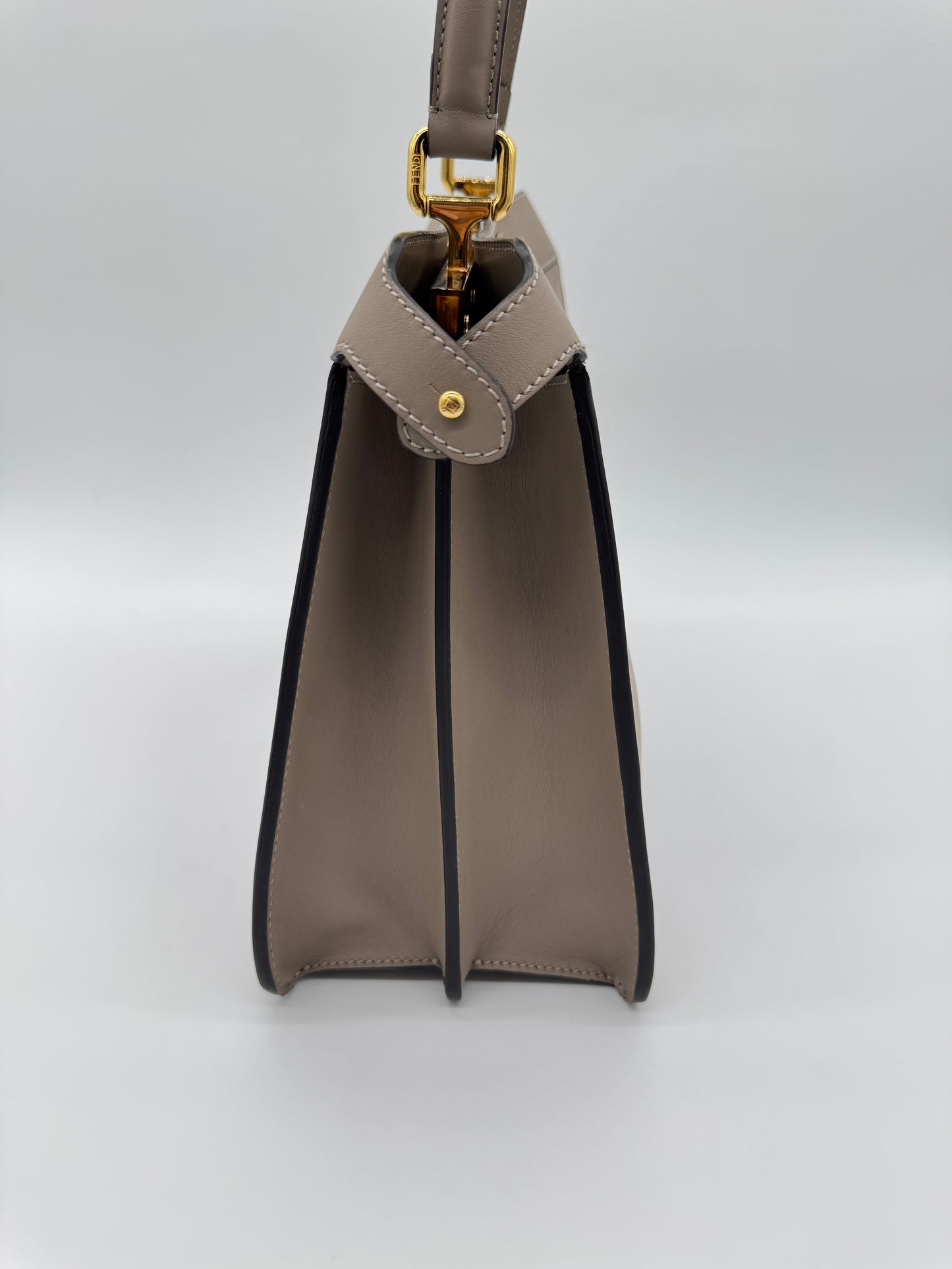 Fendi Peekaboo ISeeU Medium