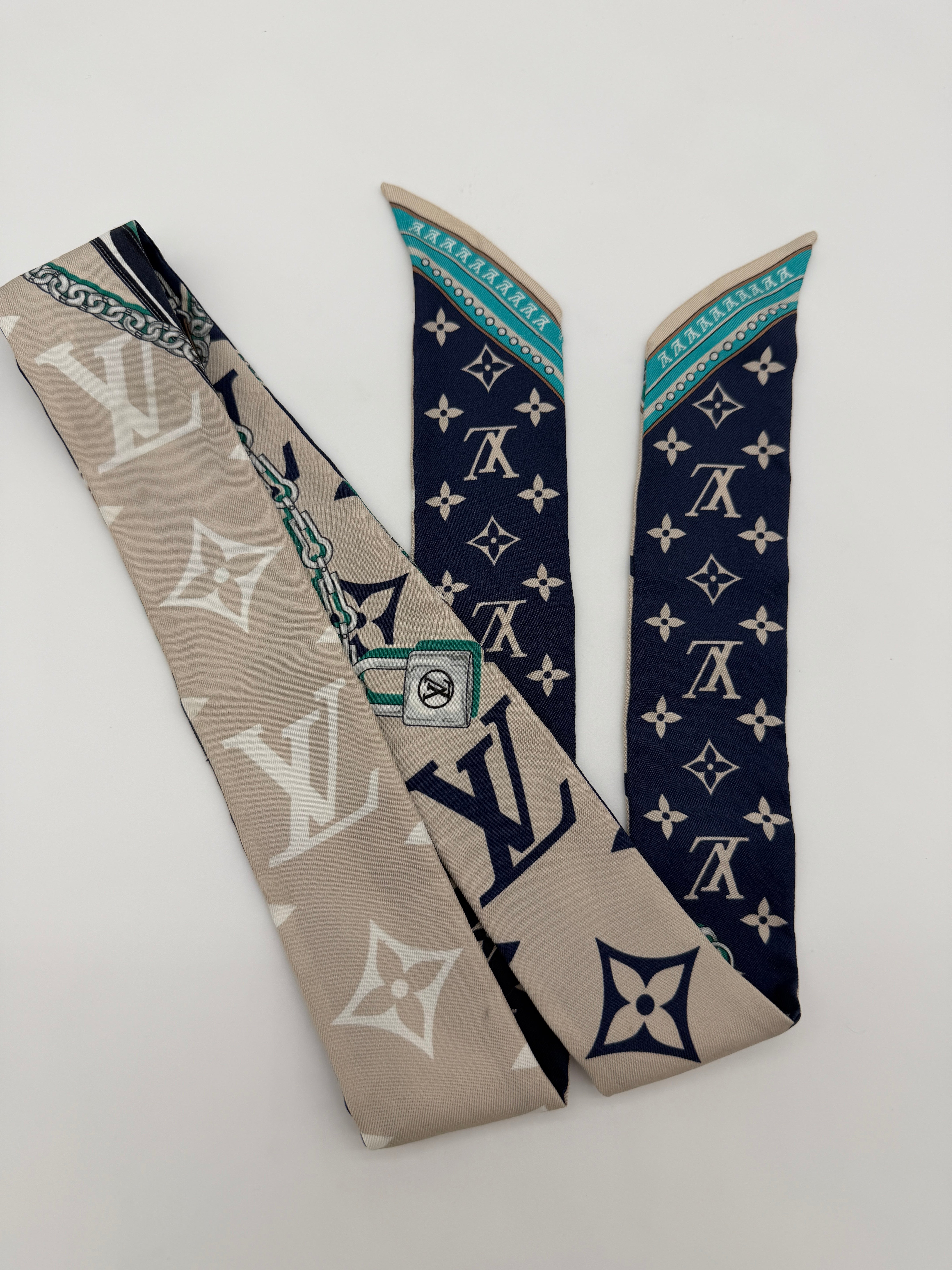 Louis Vuitton Twilly