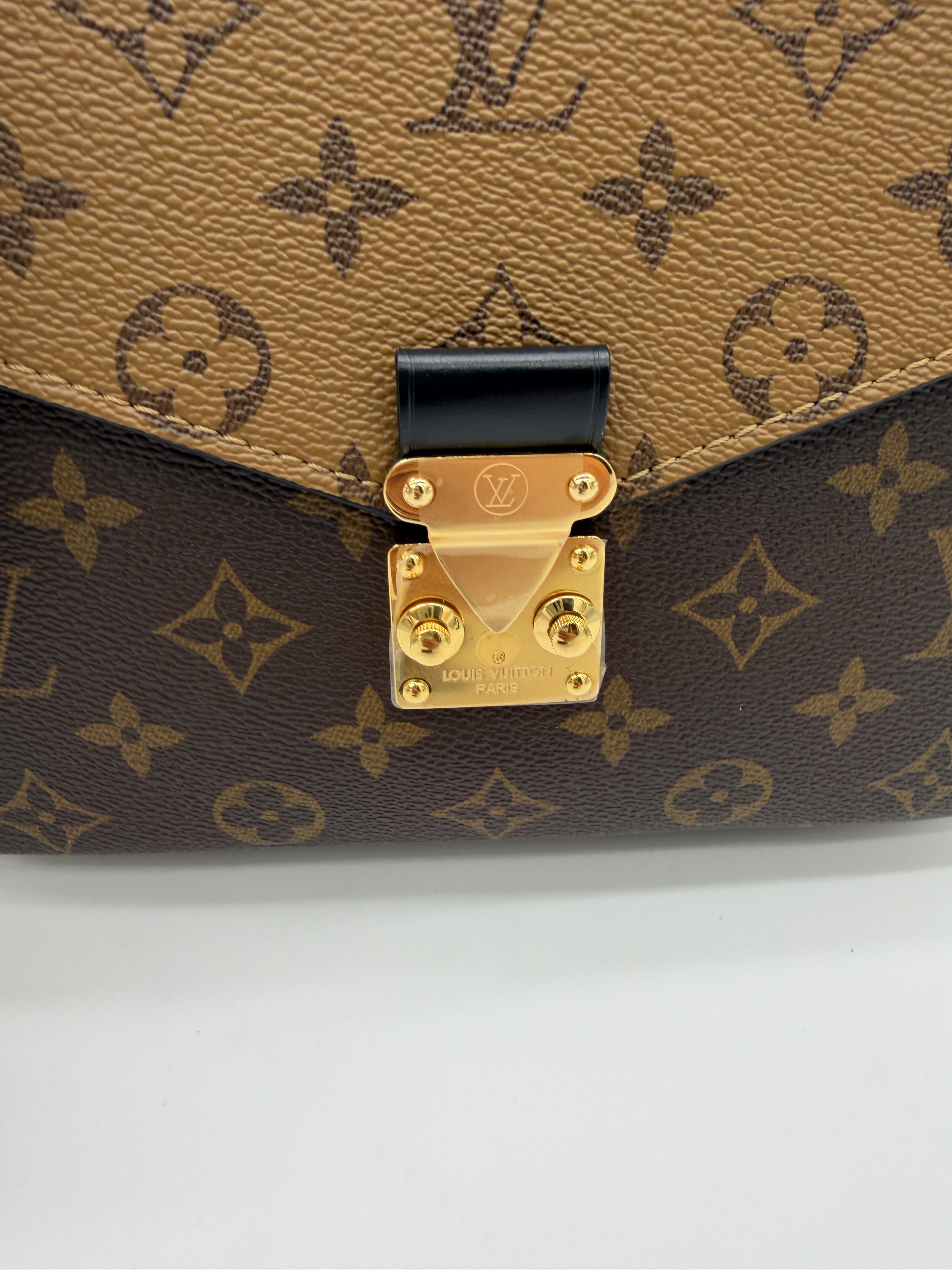 Louis Vuitton Pochette Métis Reverse Monogram