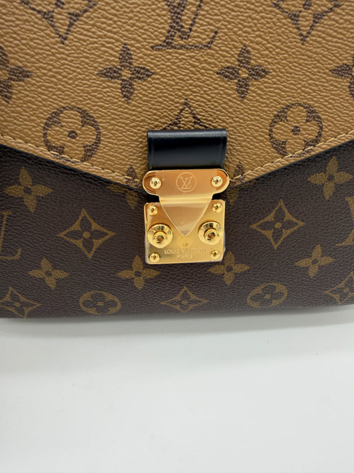 Louis Vuitton Pochette Métis Reverse Monogram