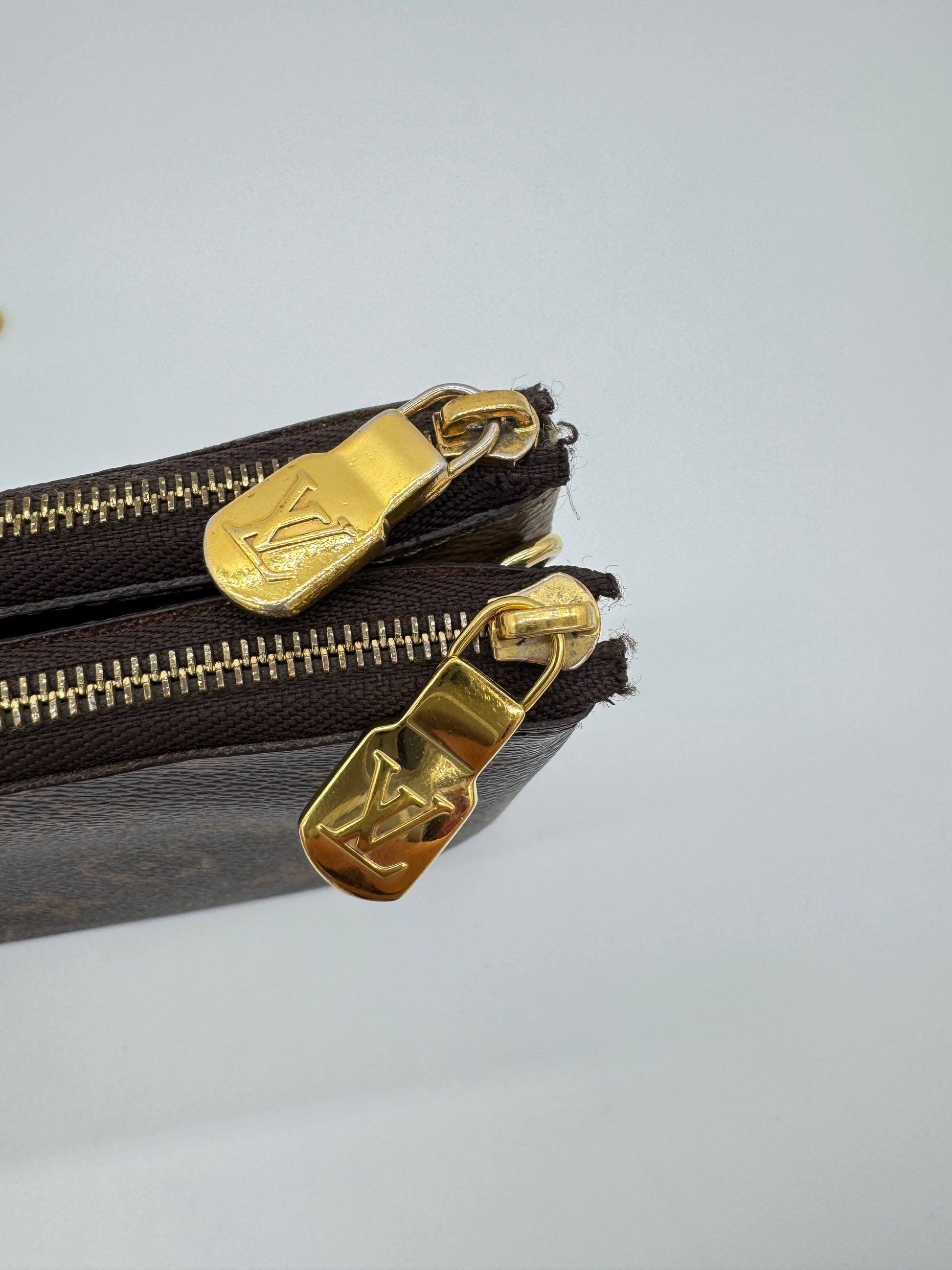 Louis Vuitton Double Zip Pochette Reverse Monogram Giant