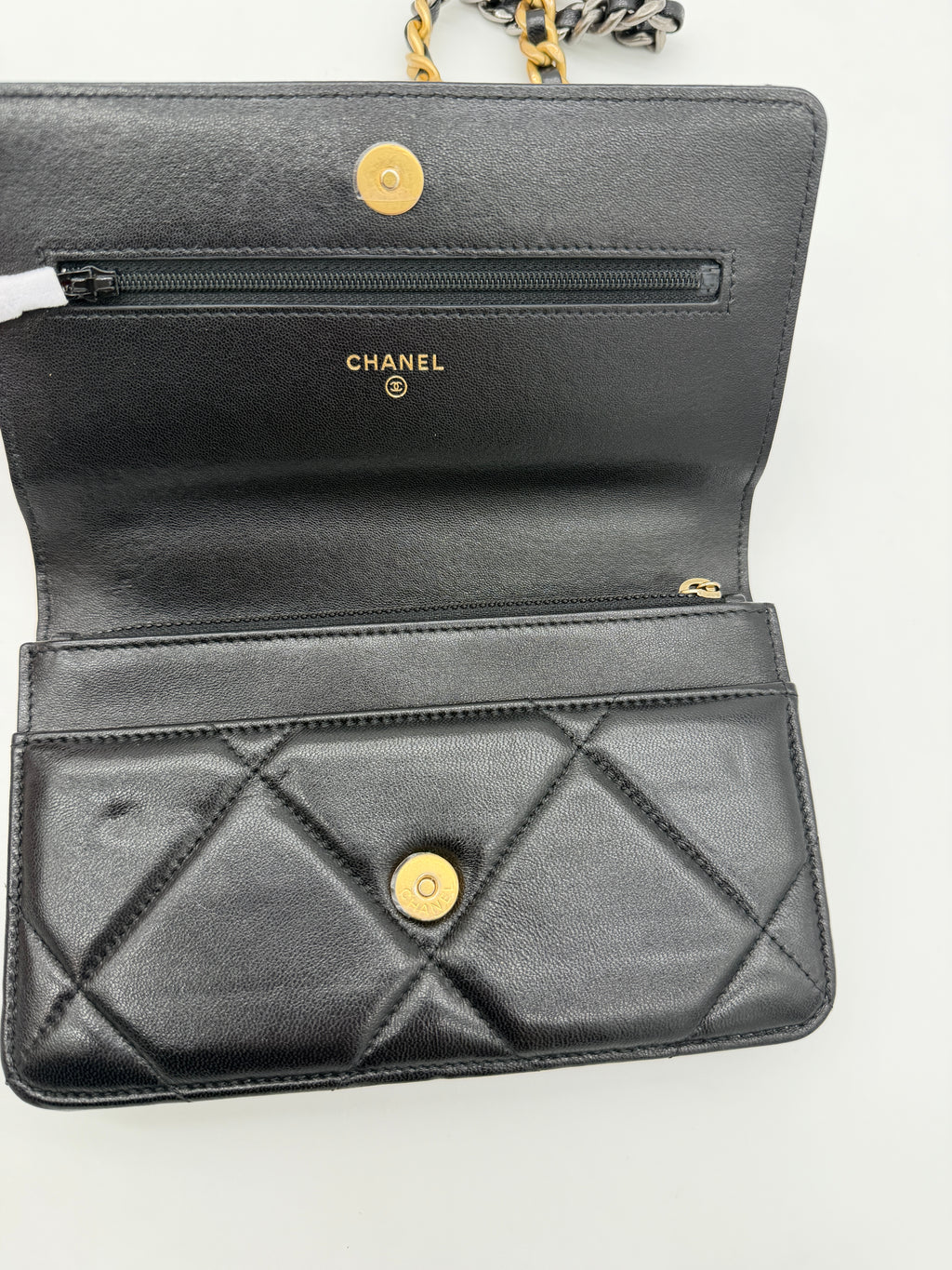 Chanel 19 Wallet on Chain