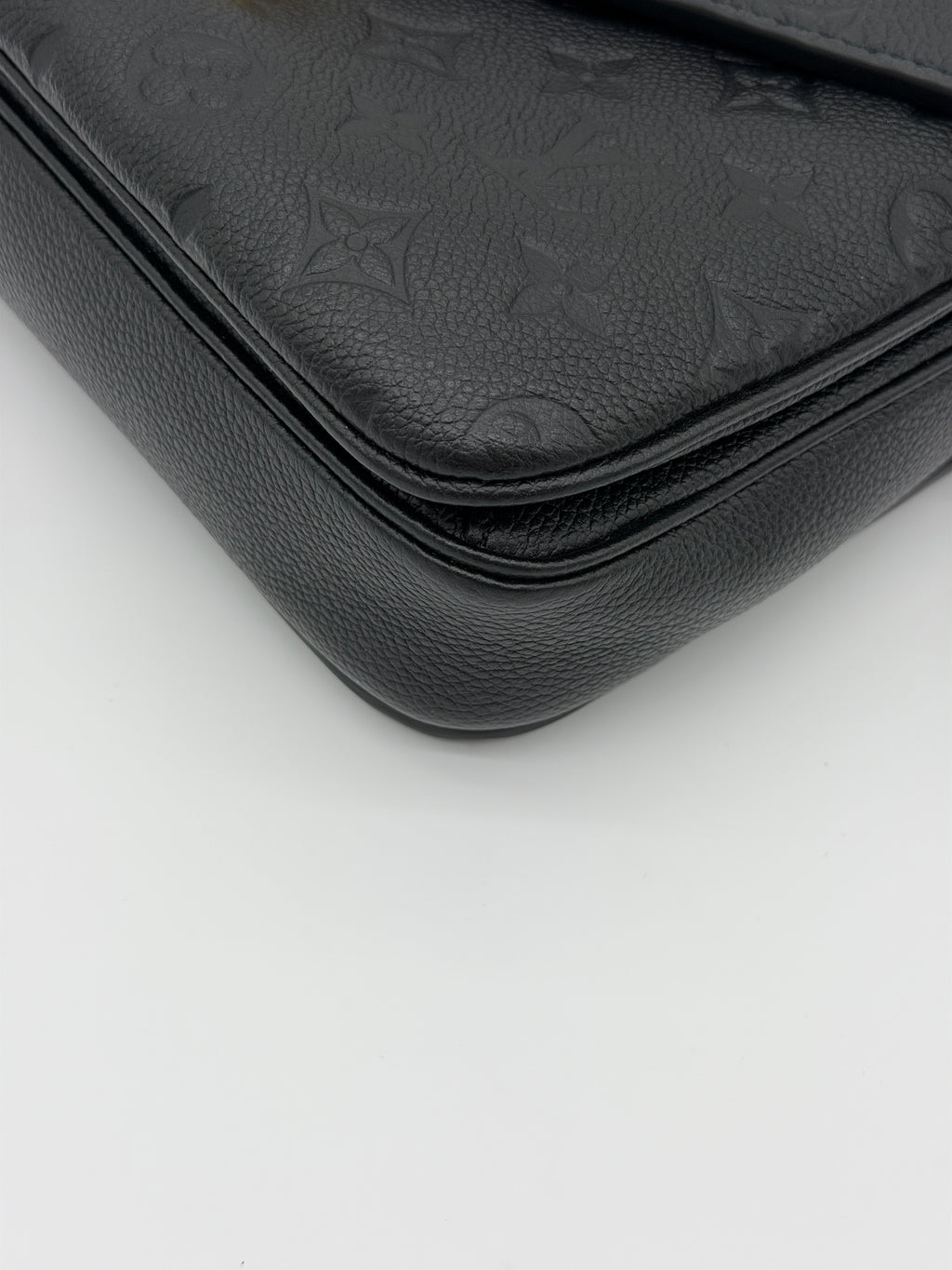 Louis Vuitton Pochette Metis Black Empreinte
