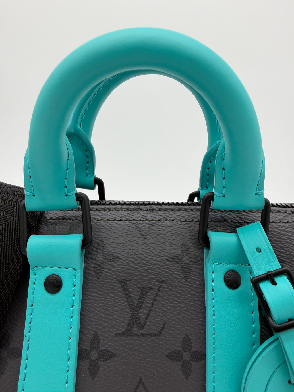 Louis Vuitton Keepall Bandouliere 25 Turquoise / Monogram Eclipse Reverse
