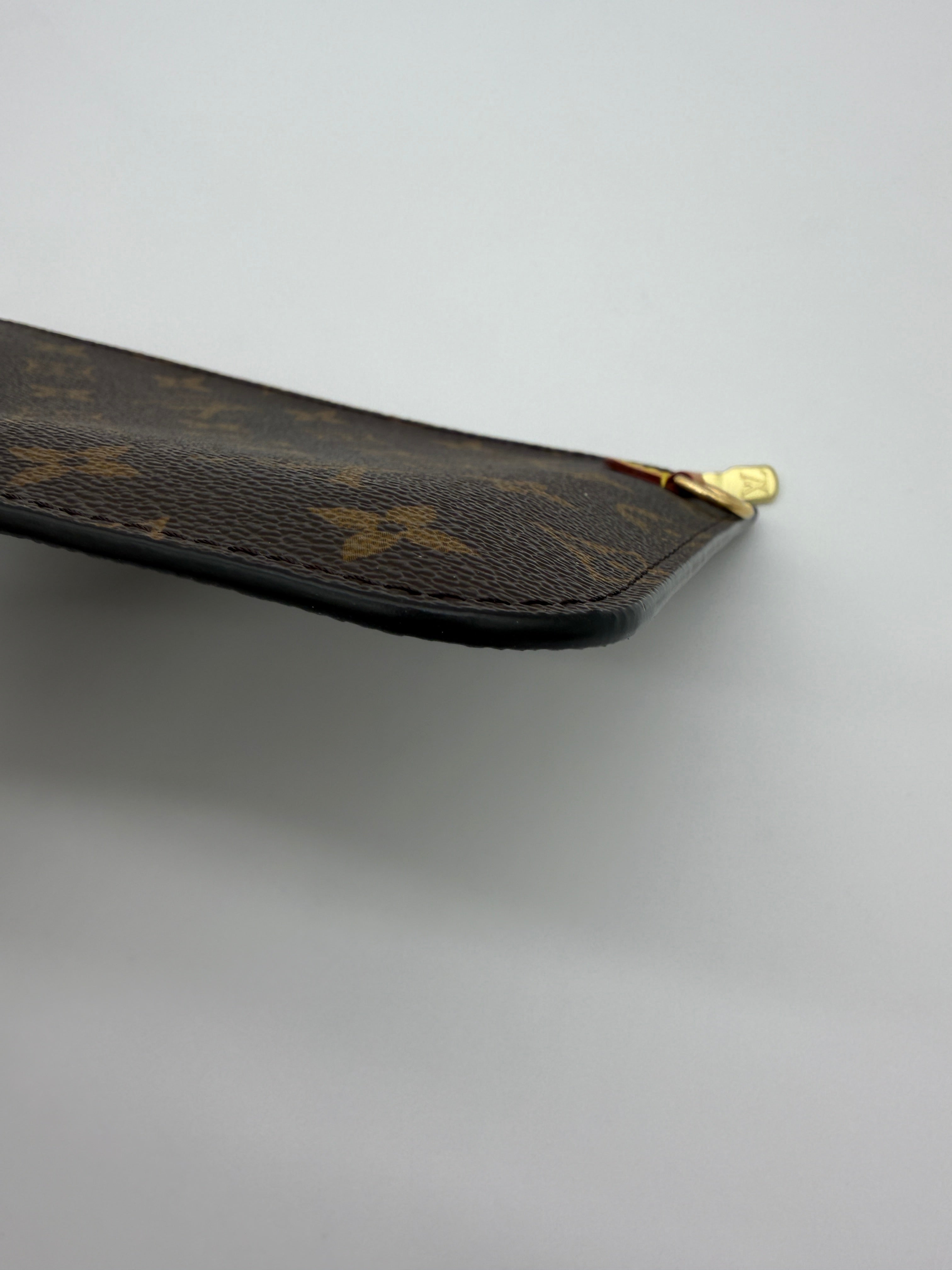 Louis Vuitton Monogram Neverfull Pochette
