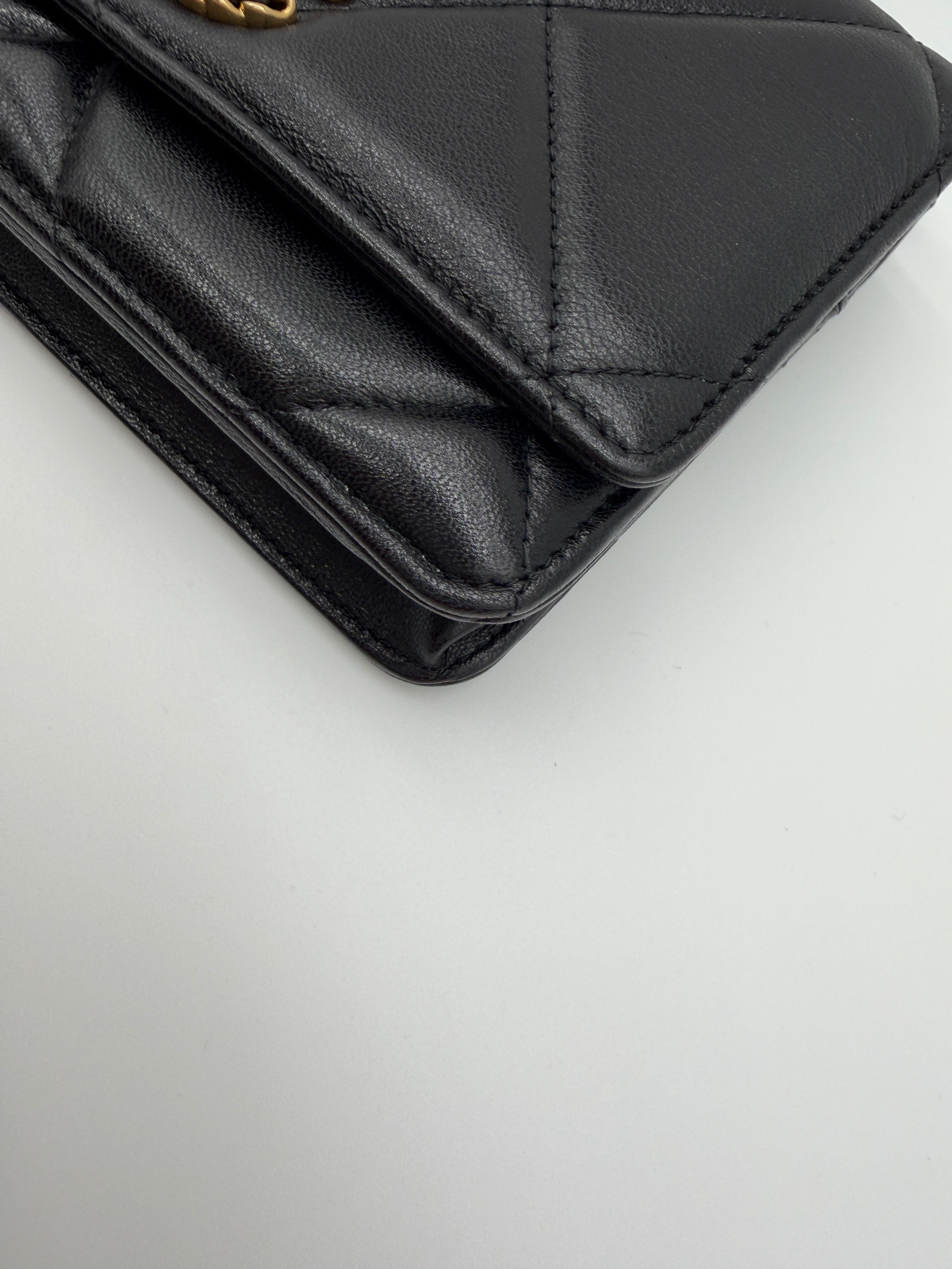 Chanel 19 Wallet on Chain