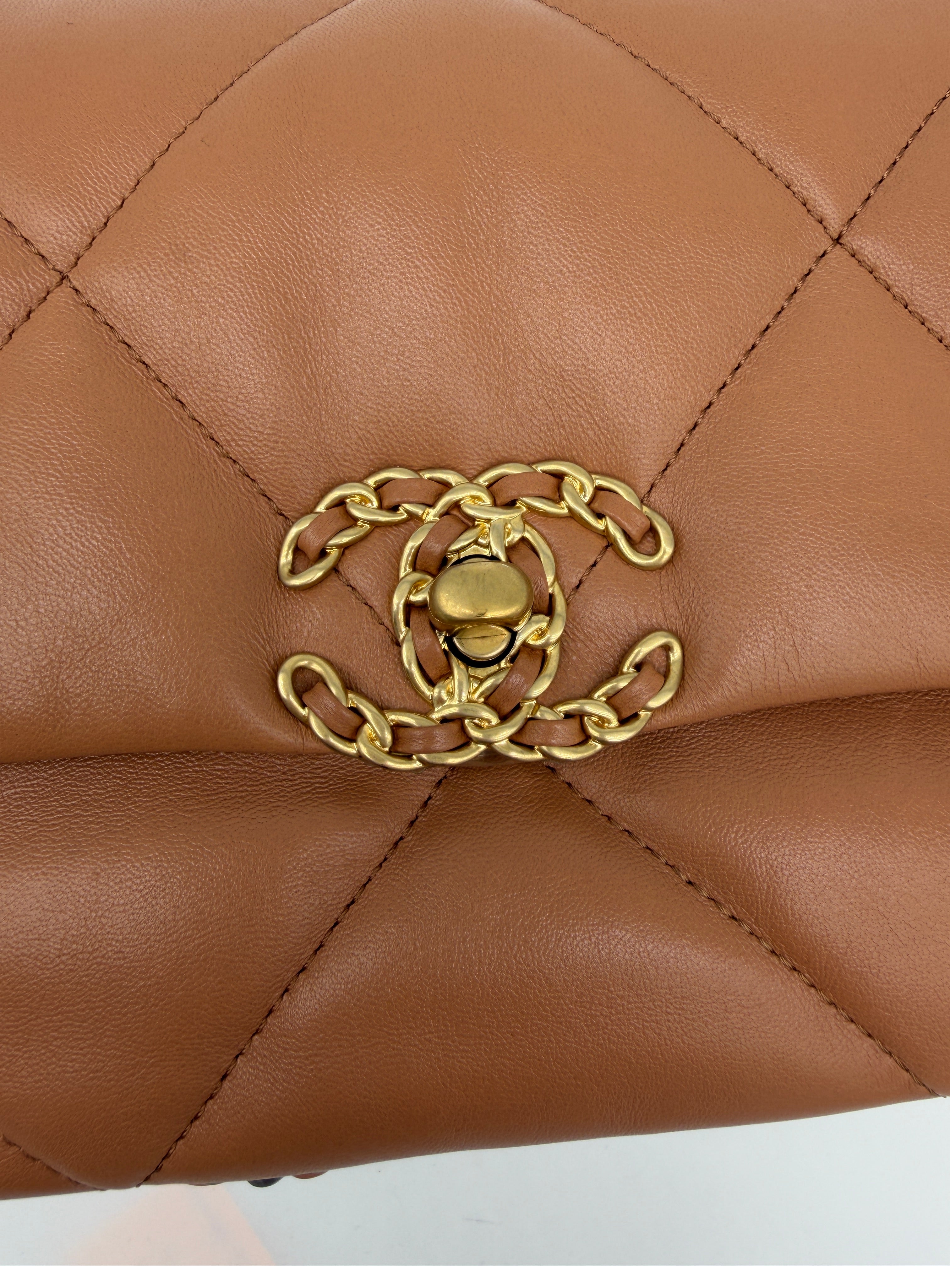 Chanel 19 Caramel Small