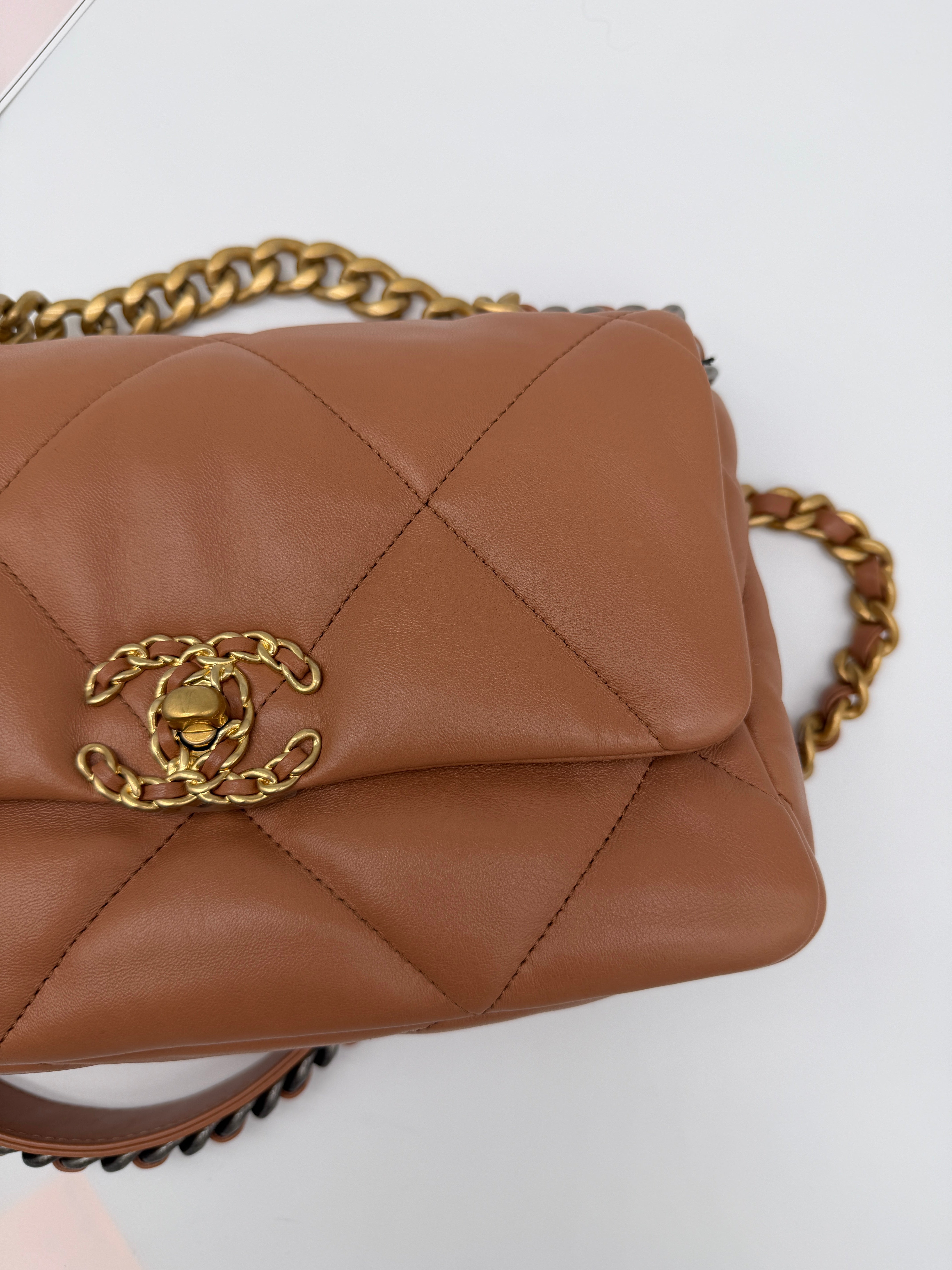 Chanel 19 Caramel Small