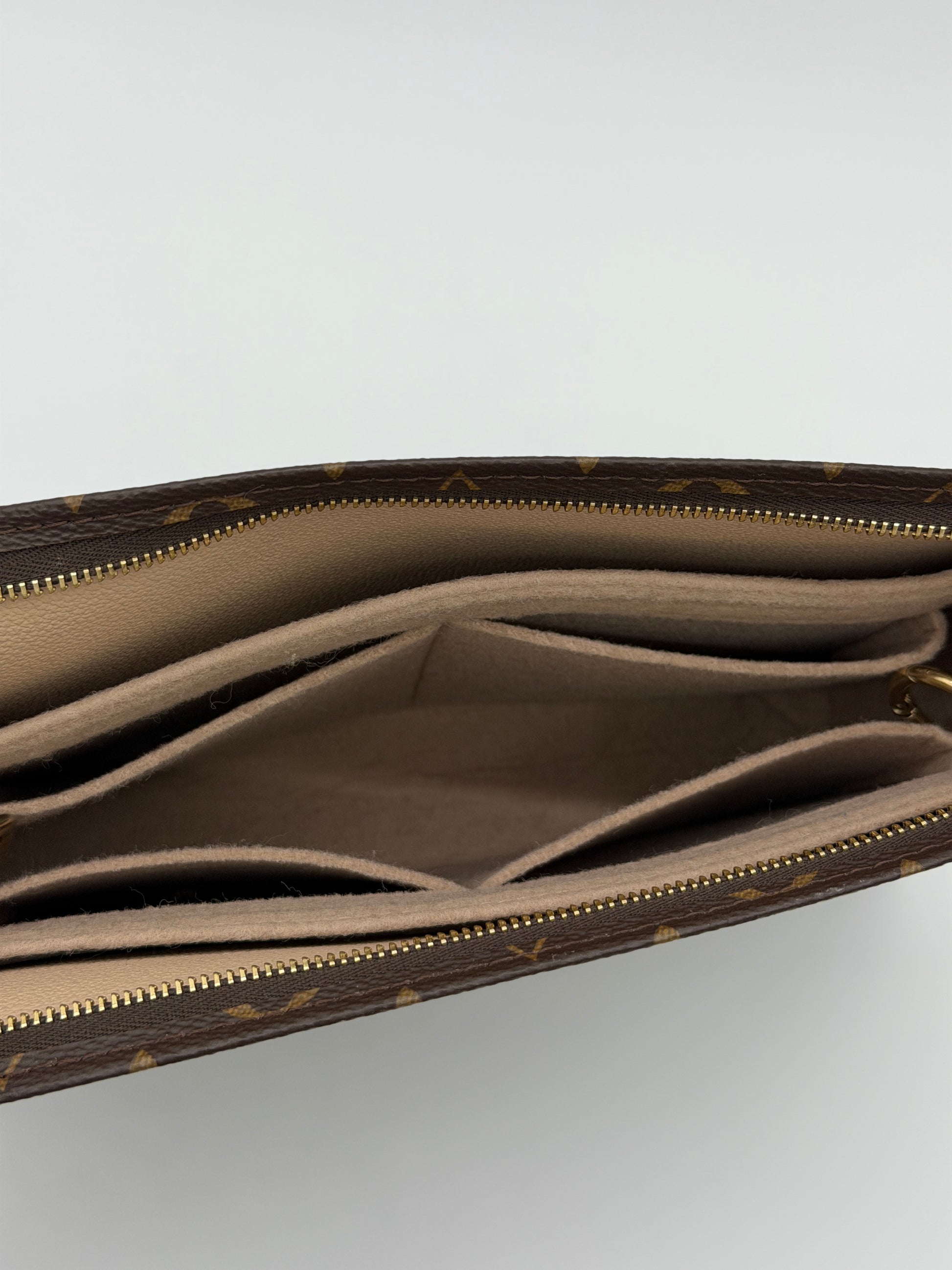 Louis Vuitton Monogram Toiletry 26