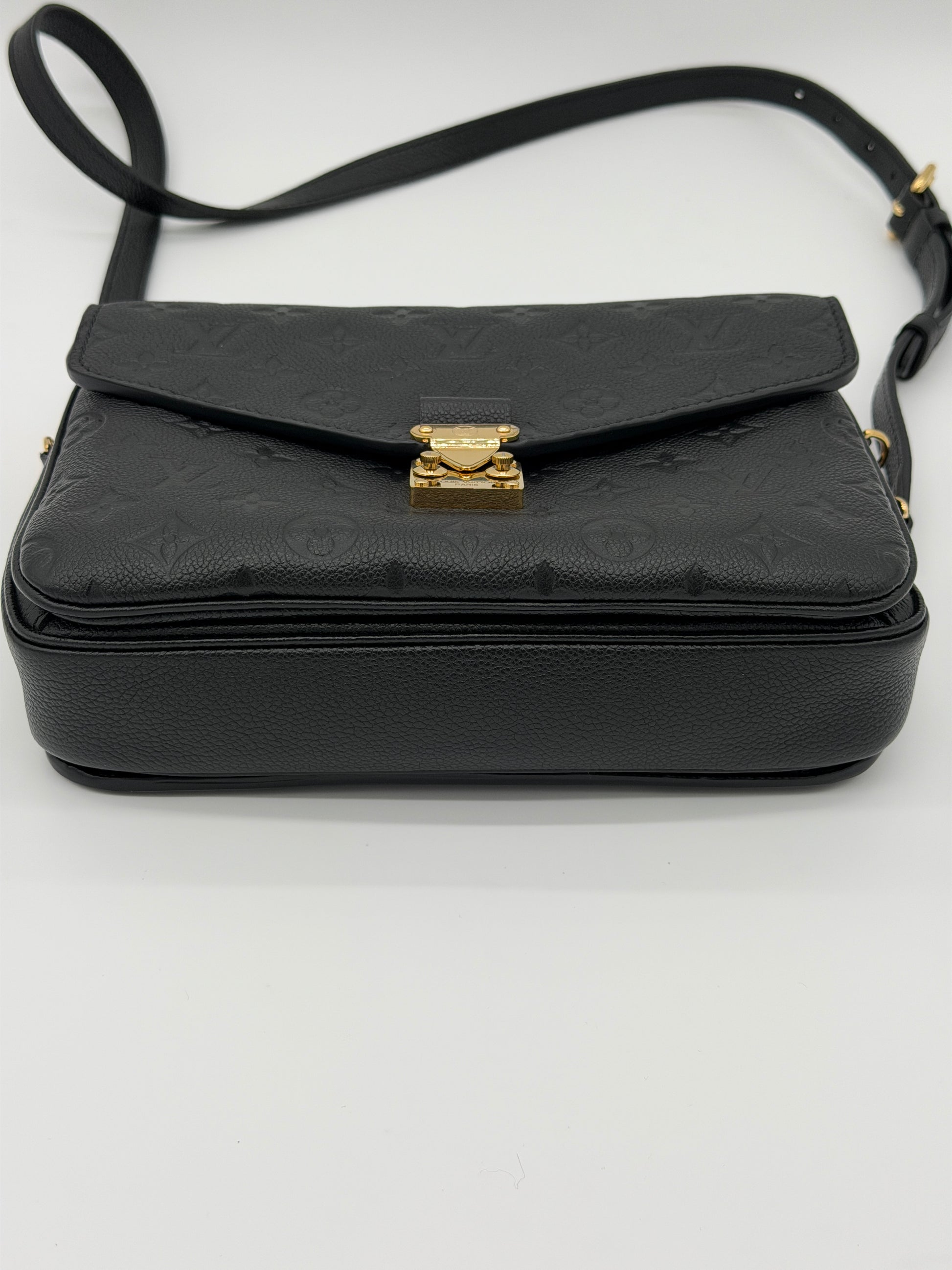 Louis Vuitton Pochette Metis Black Empreinte