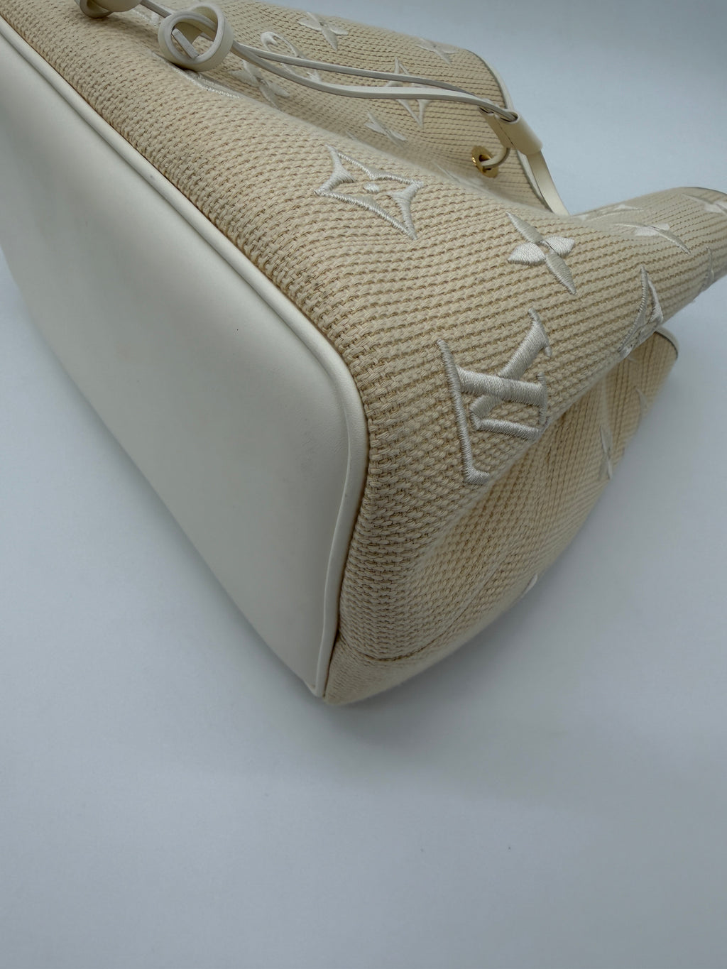 Louis Vuitton Neonoe MM Embroidered Monogram