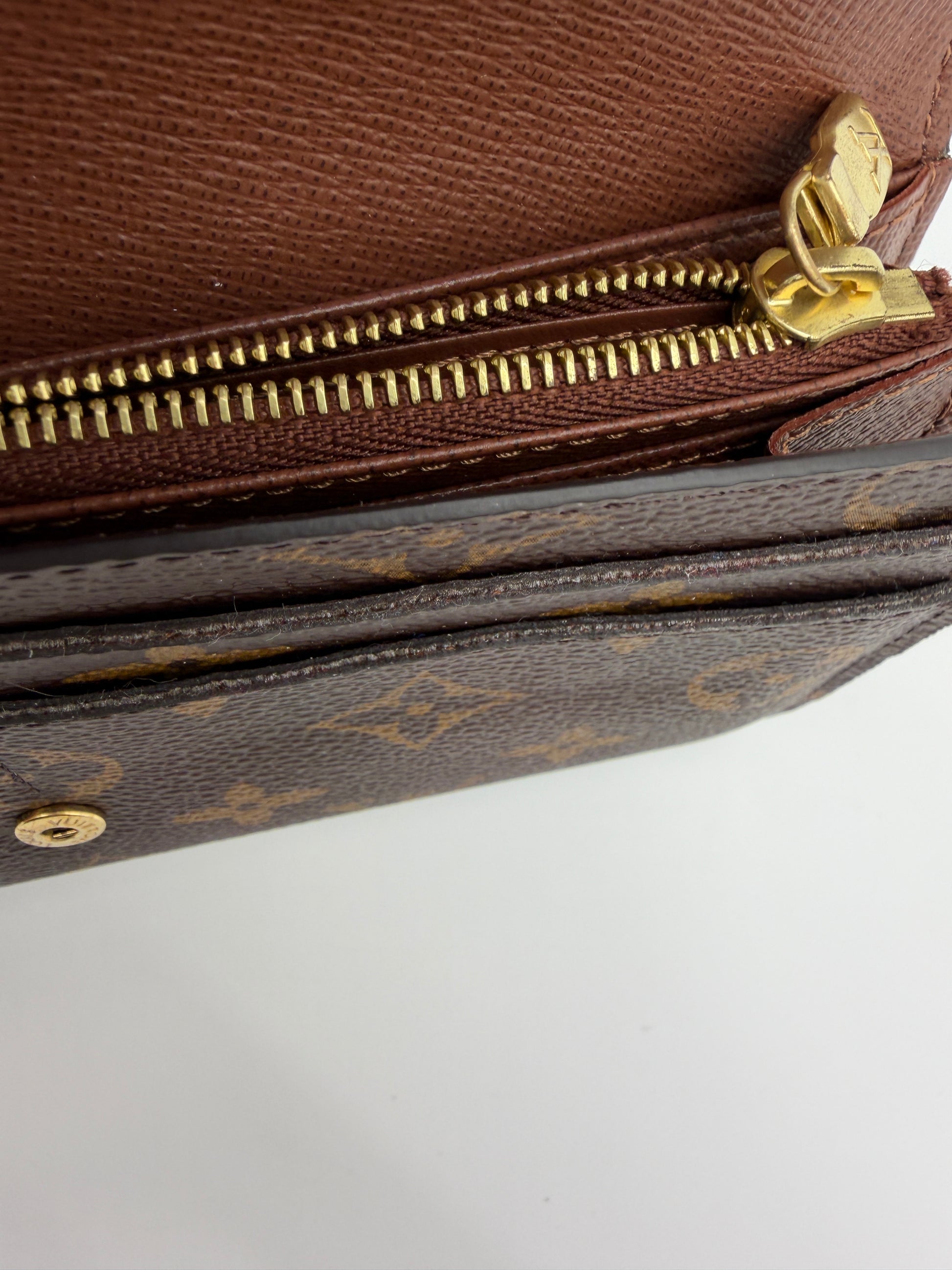 Louis Vuitton Monogram Sarah Wallet
