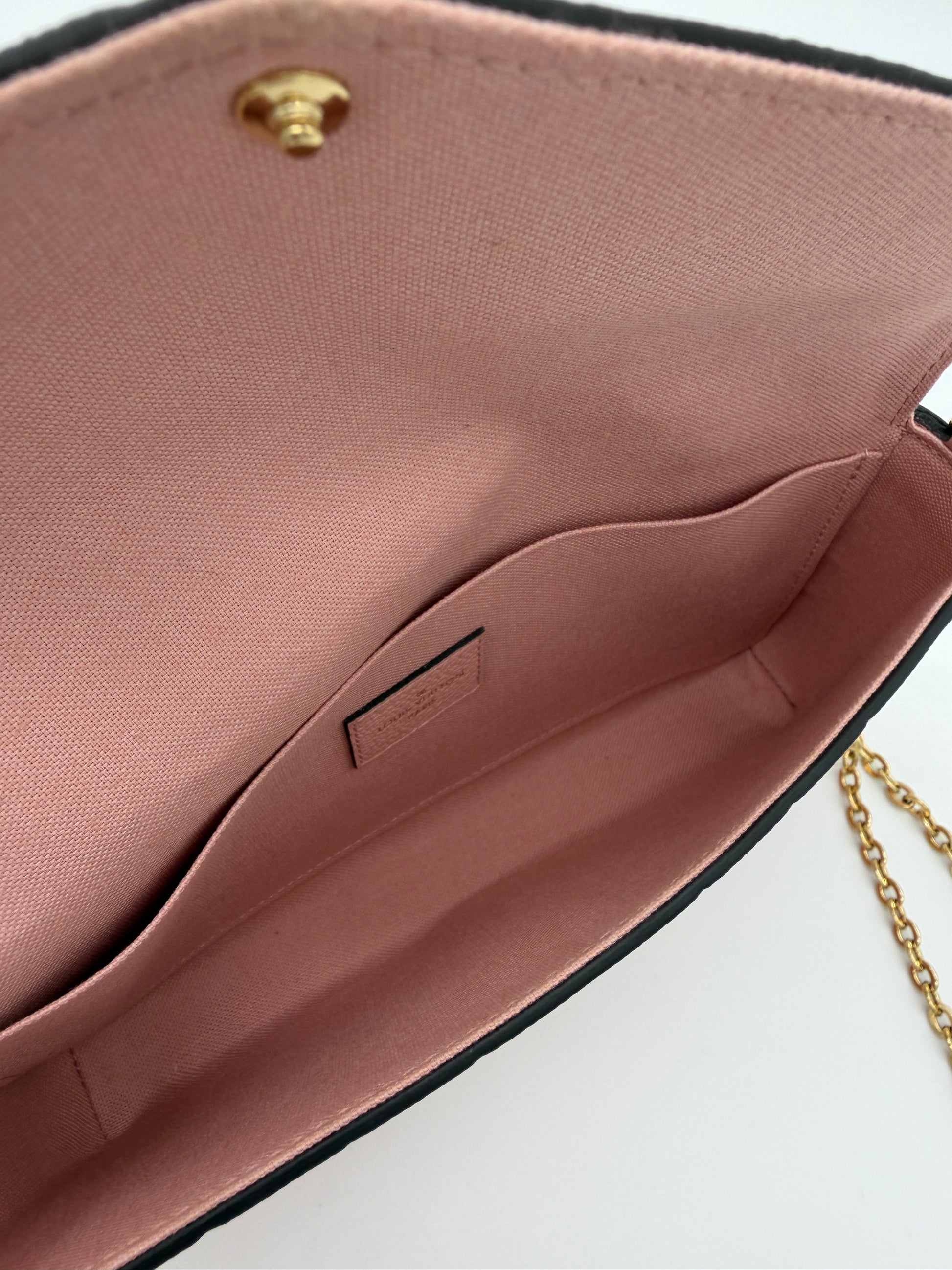 Louis Vuitton Pochette Felicie Empreinte Rose Poudre Pink