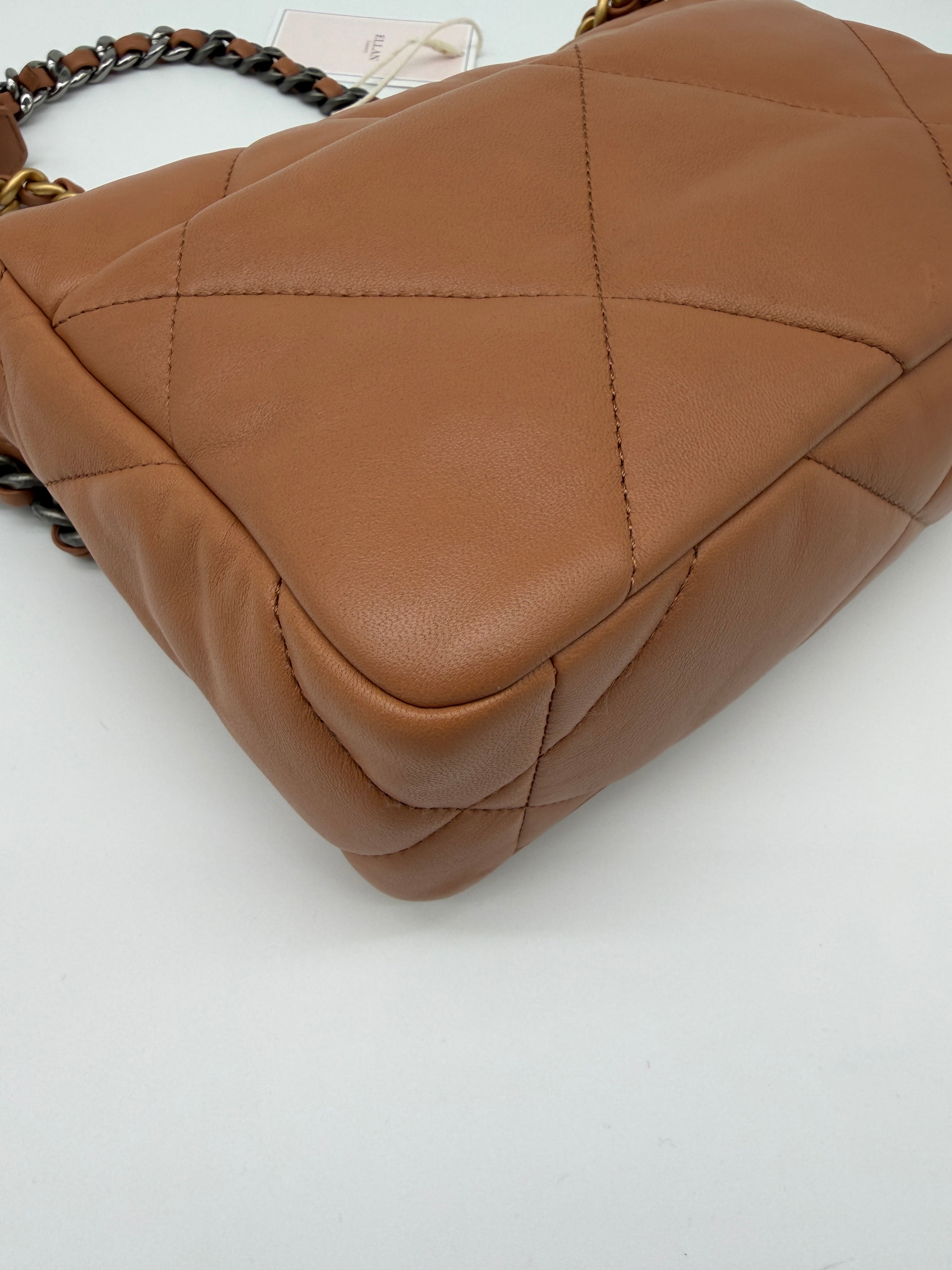 Chanel 19 Caramel Small