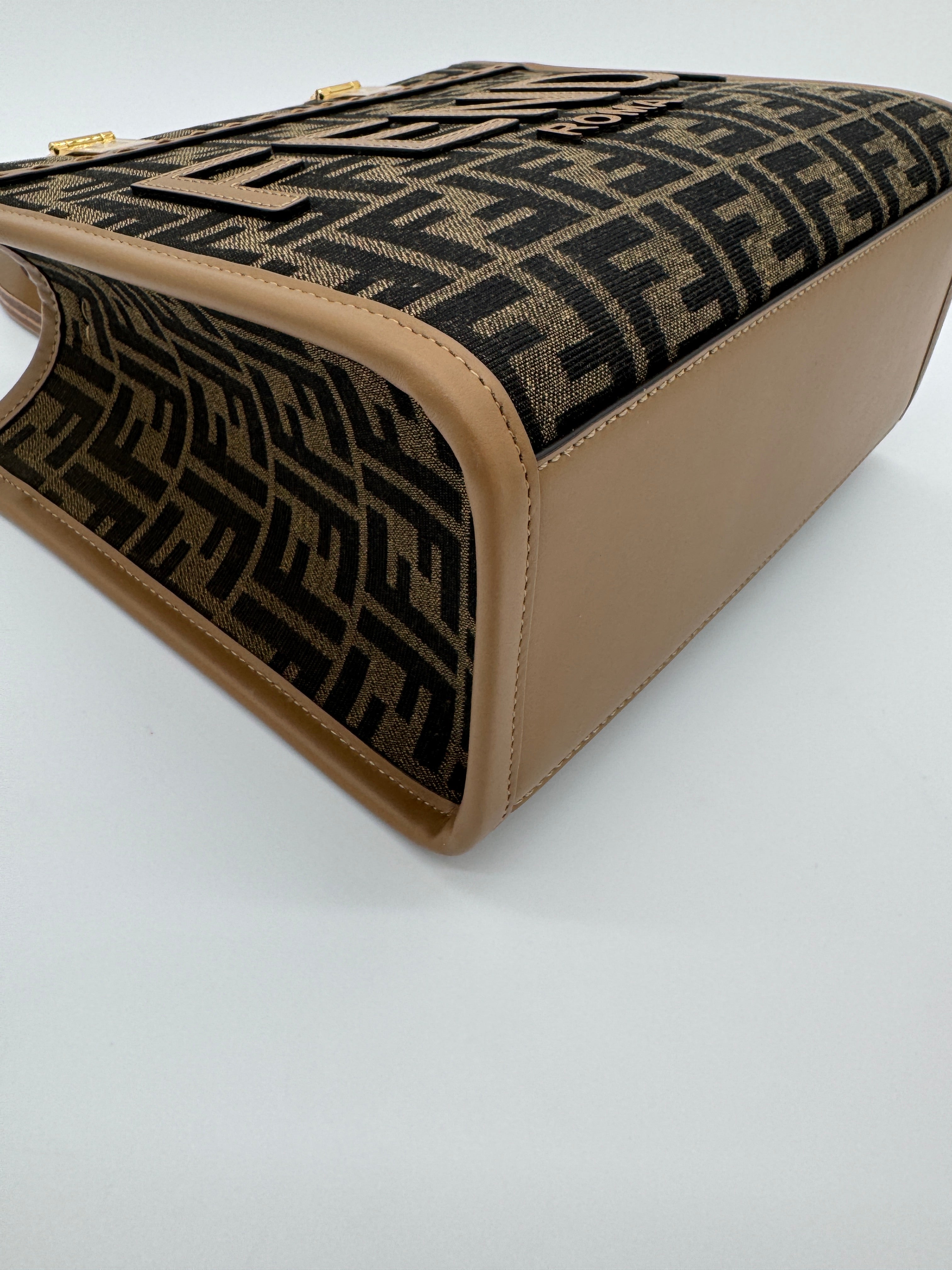 ●FENDI● Small FF Jacquard Fendi Sunshine Tote Bag Brown 8B Fendi Sunshine Small Fabric Brown | Fendi