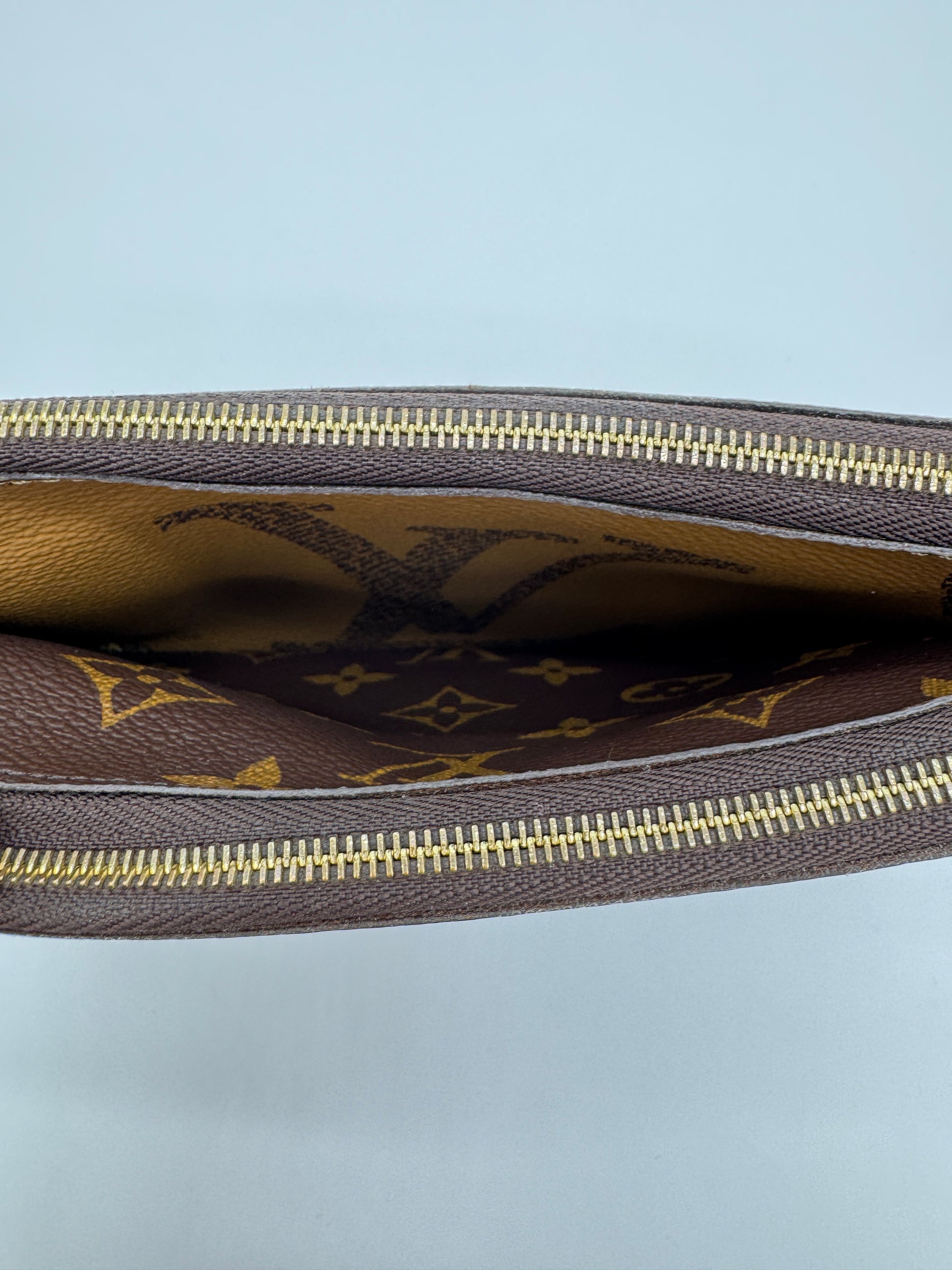 Louis Vuitton Double Zip Pochette Reverse Monogram Giant