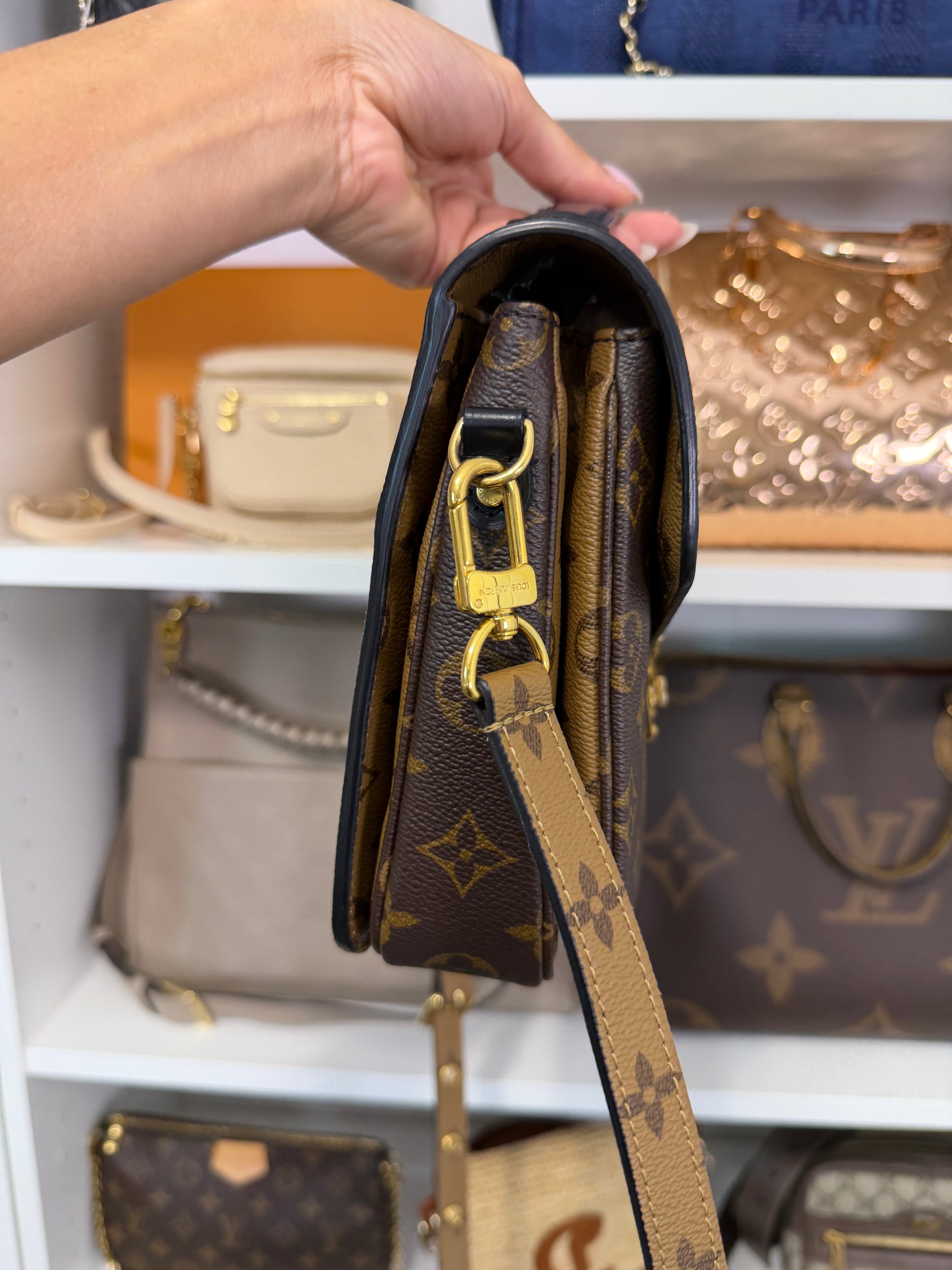 Louis Vuitton Pochette Métis Reverse Monogram