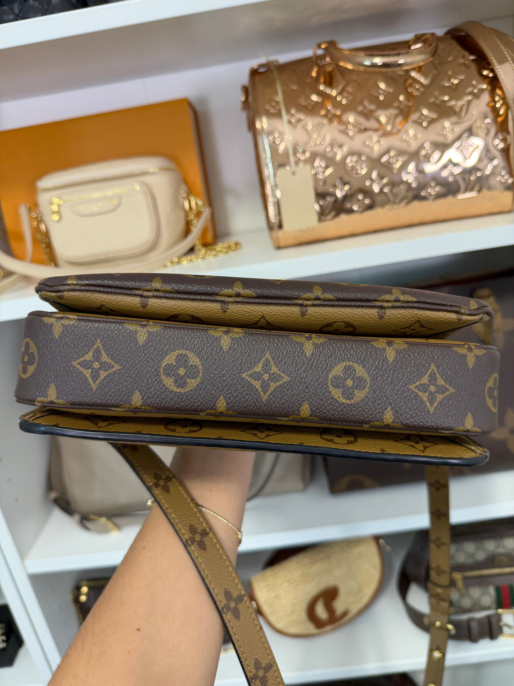 Louis Vuitton Pochette Métis Reverse Monogram