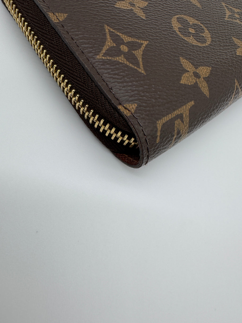 Louis Vuitton Monogram Zippy Wallet