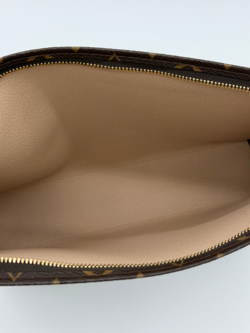 Louis Vuitton Monogram Toiletry 26
