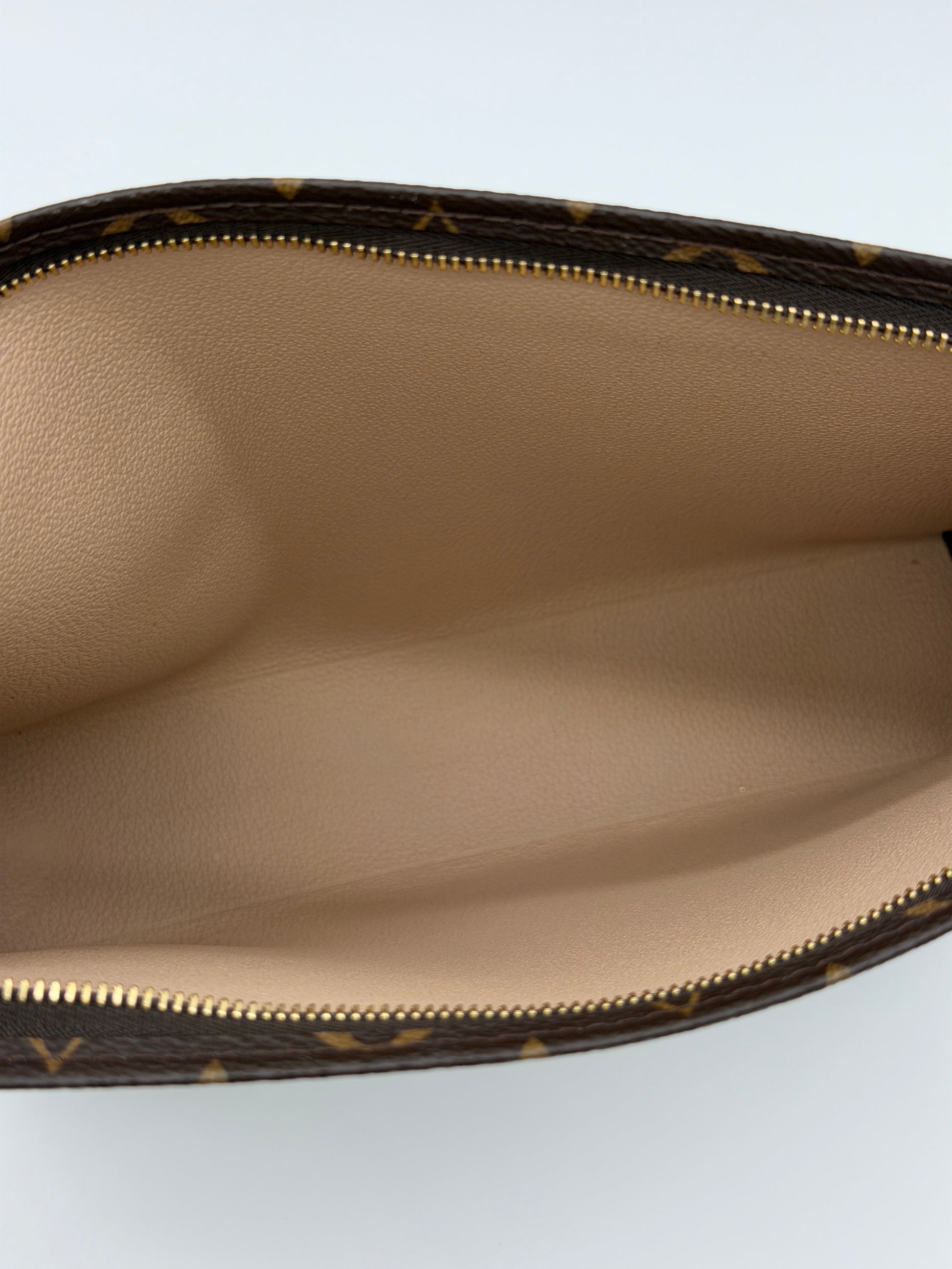 Louis Vuitton Monogram Toiletry 26