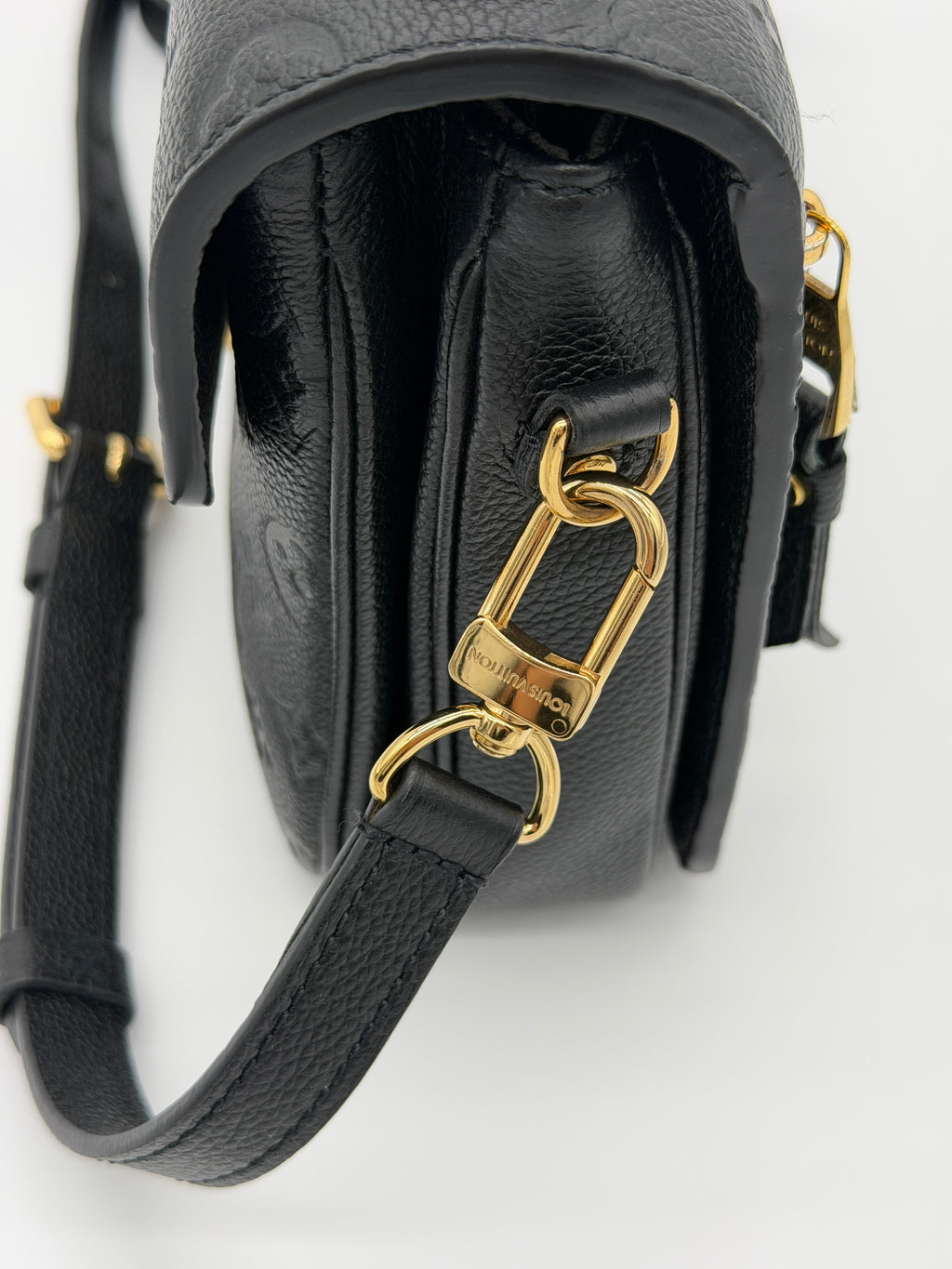 Louis Vuitton Pochette Metis Black Empreinte
