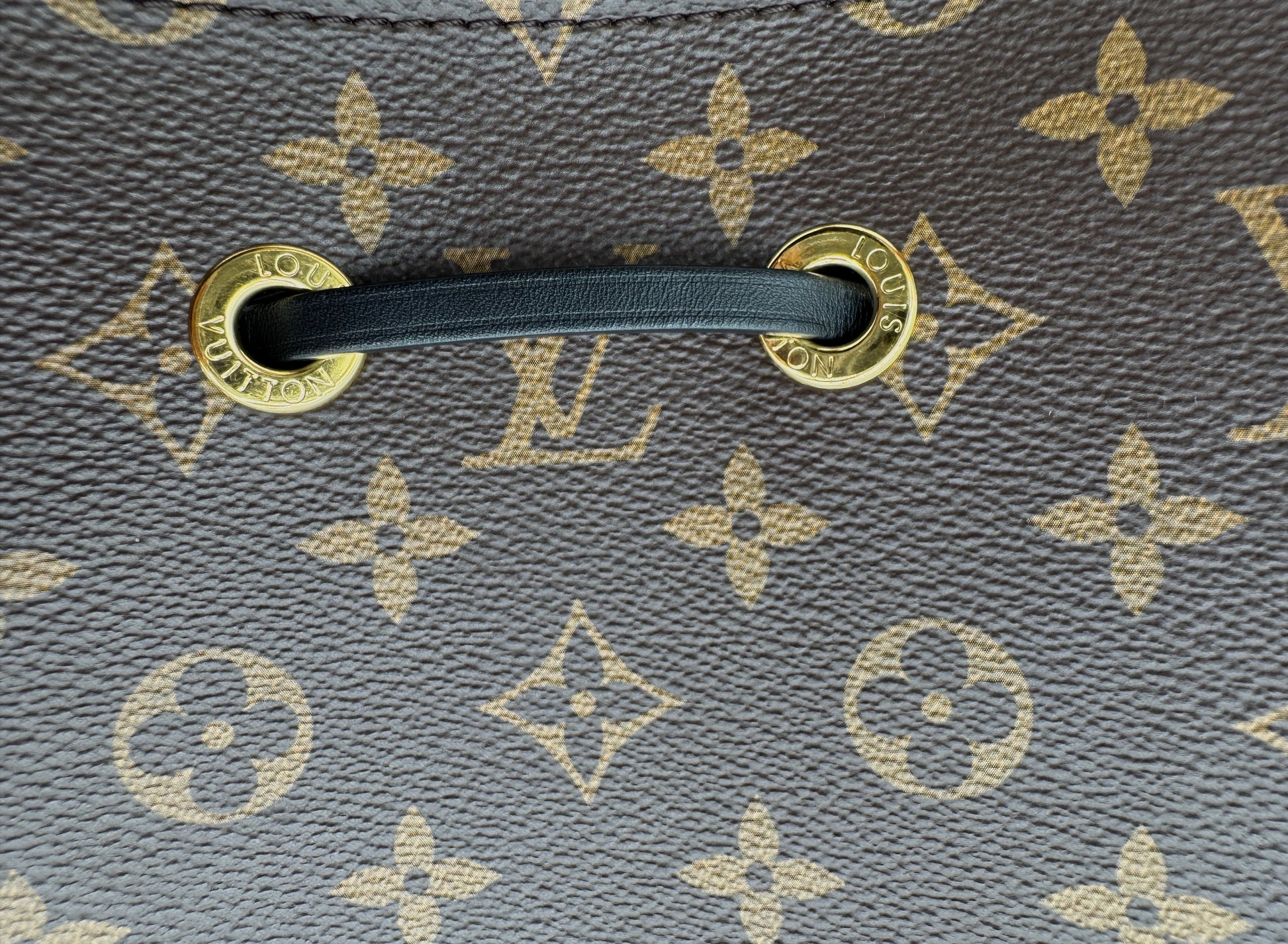 Louis Vuitton NeoNoe MM