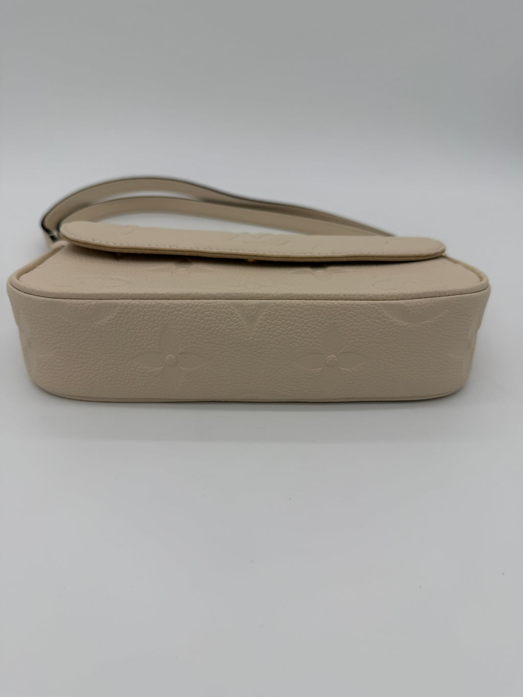 Louis Vuitton Wallet on Chain Ivy Cream Empreinte