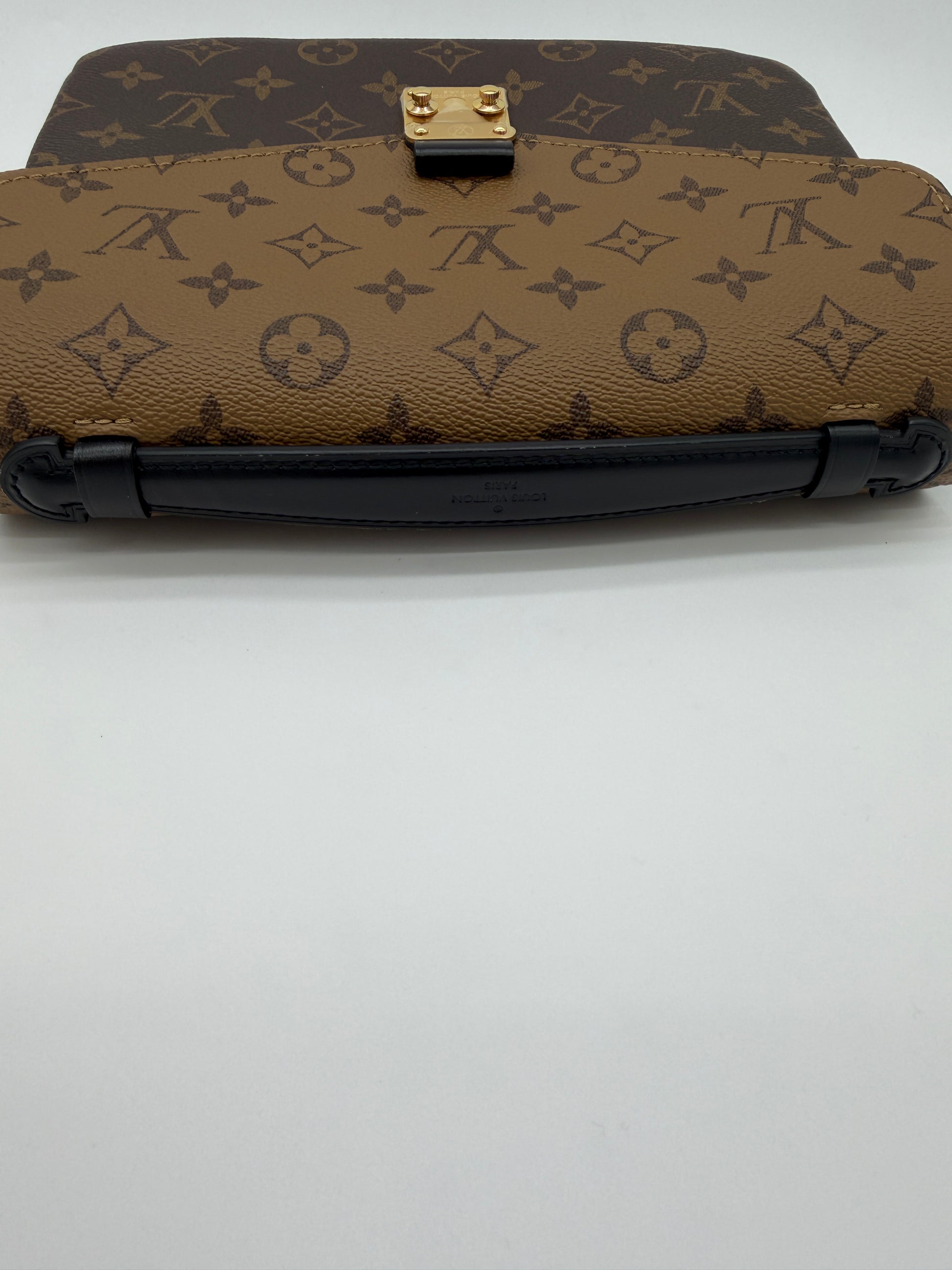 Louis Vuitton Pochette Métis Reverse Monogram