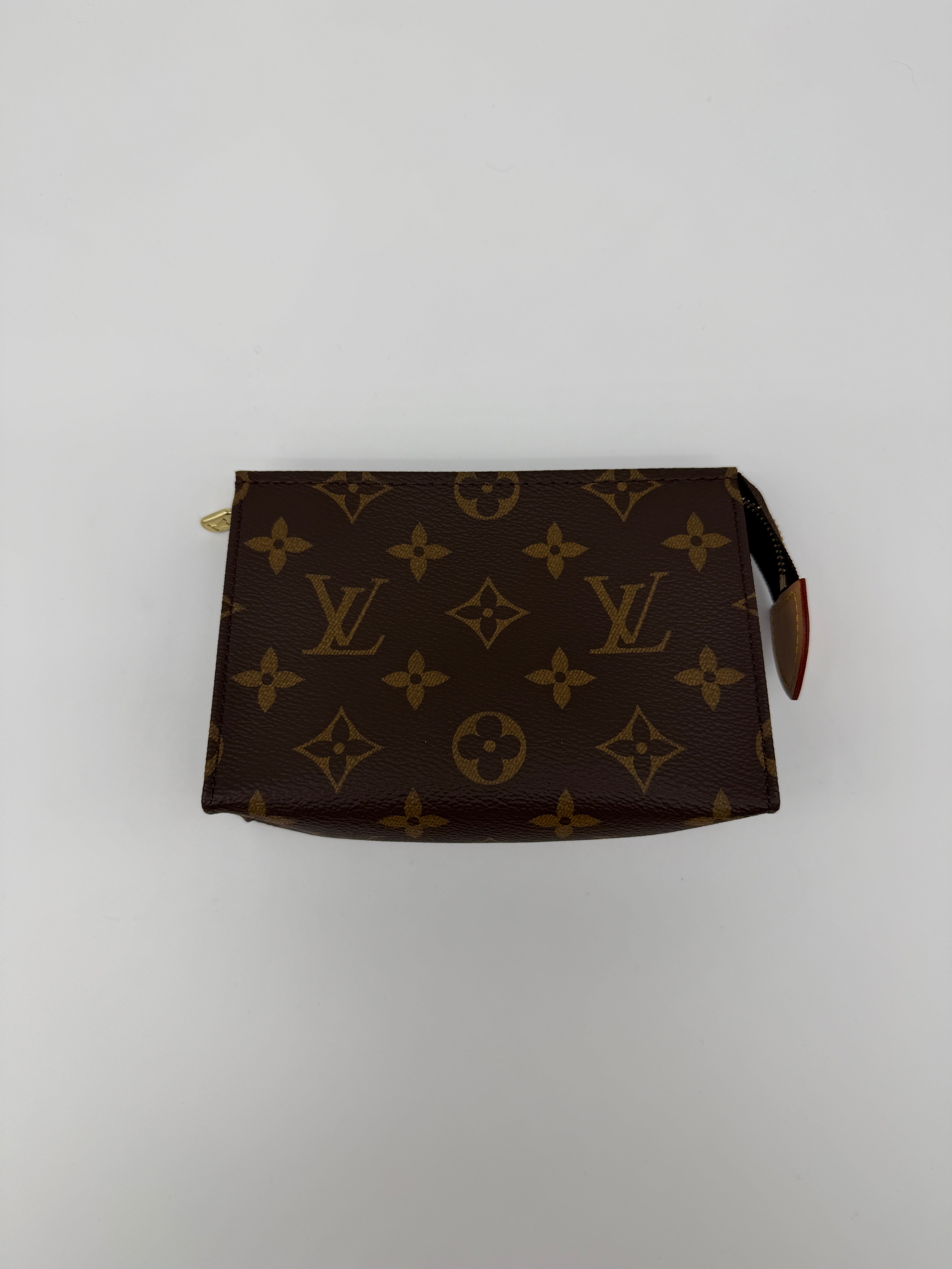 Louis Vuitton Toiletry 15