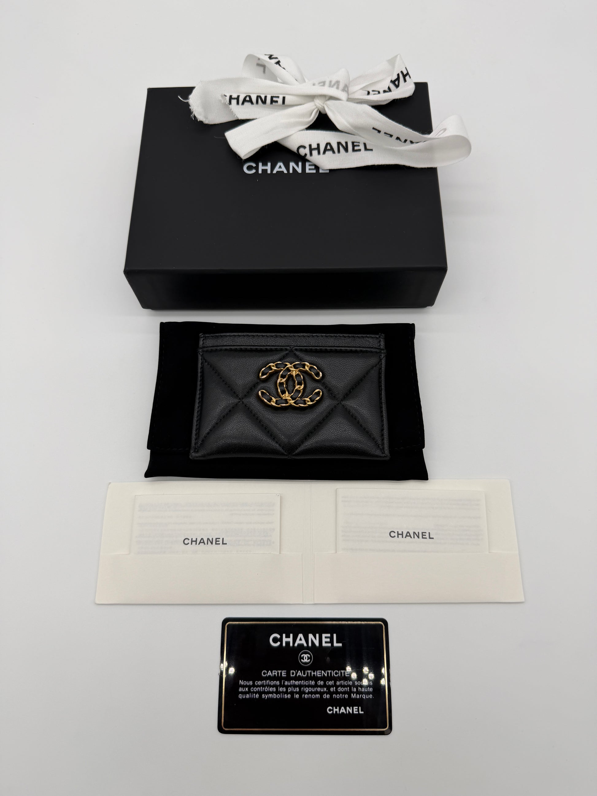 Chanel 19 Black Cardholder