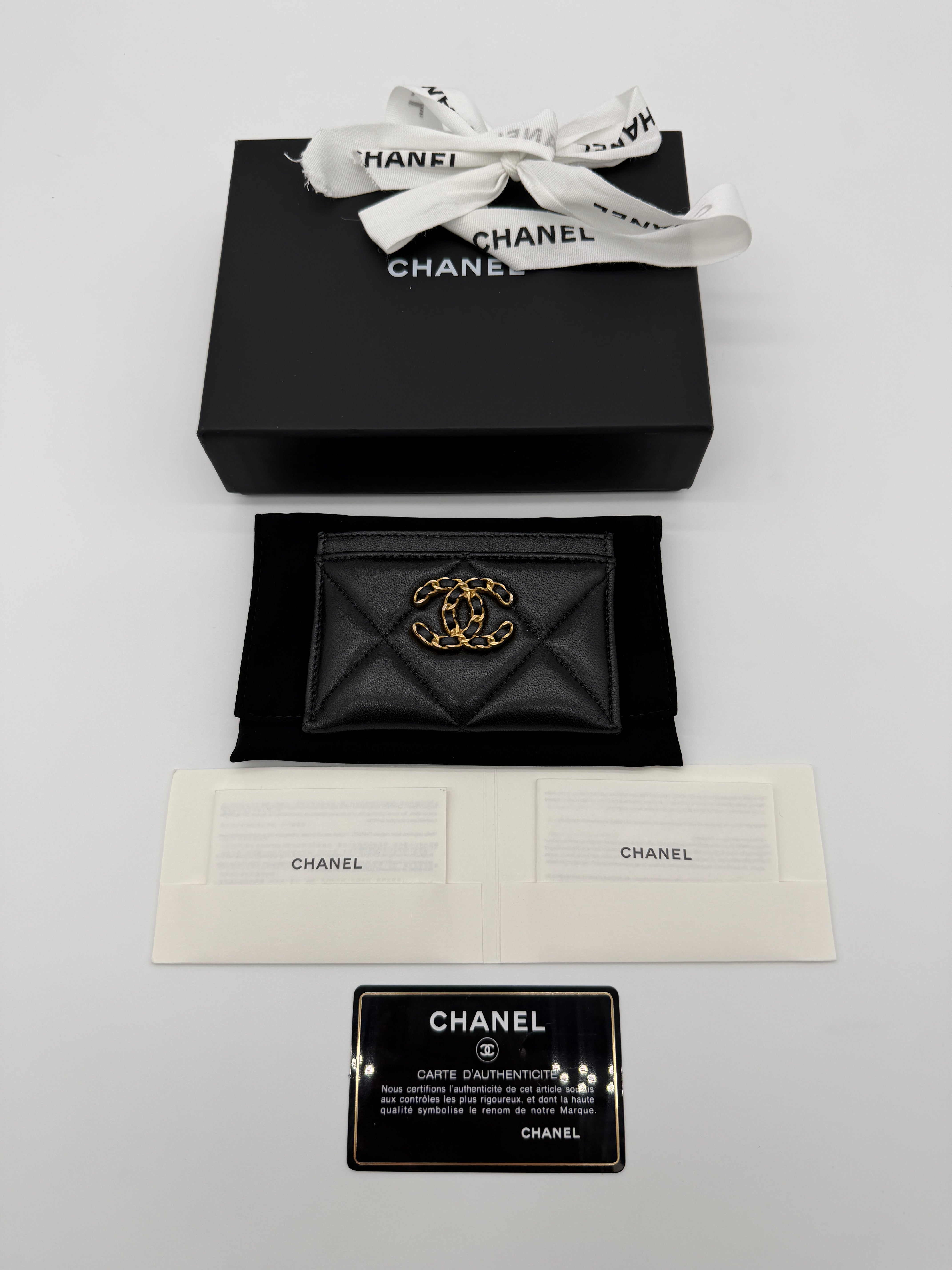 Chanel 19 Black Cardholder